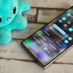 Giao diện cài đặt nhanh One UI 7 trên Samsung Galaxy S24 Ultra, minh họa giao diện người dùng của các hãng khác có thể thay đổi khi cập nhật Android 16.