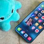Giao diện iOS mới trên iPhone, được giới thiệu tại sự kiện WWDC 2025 của Apple
