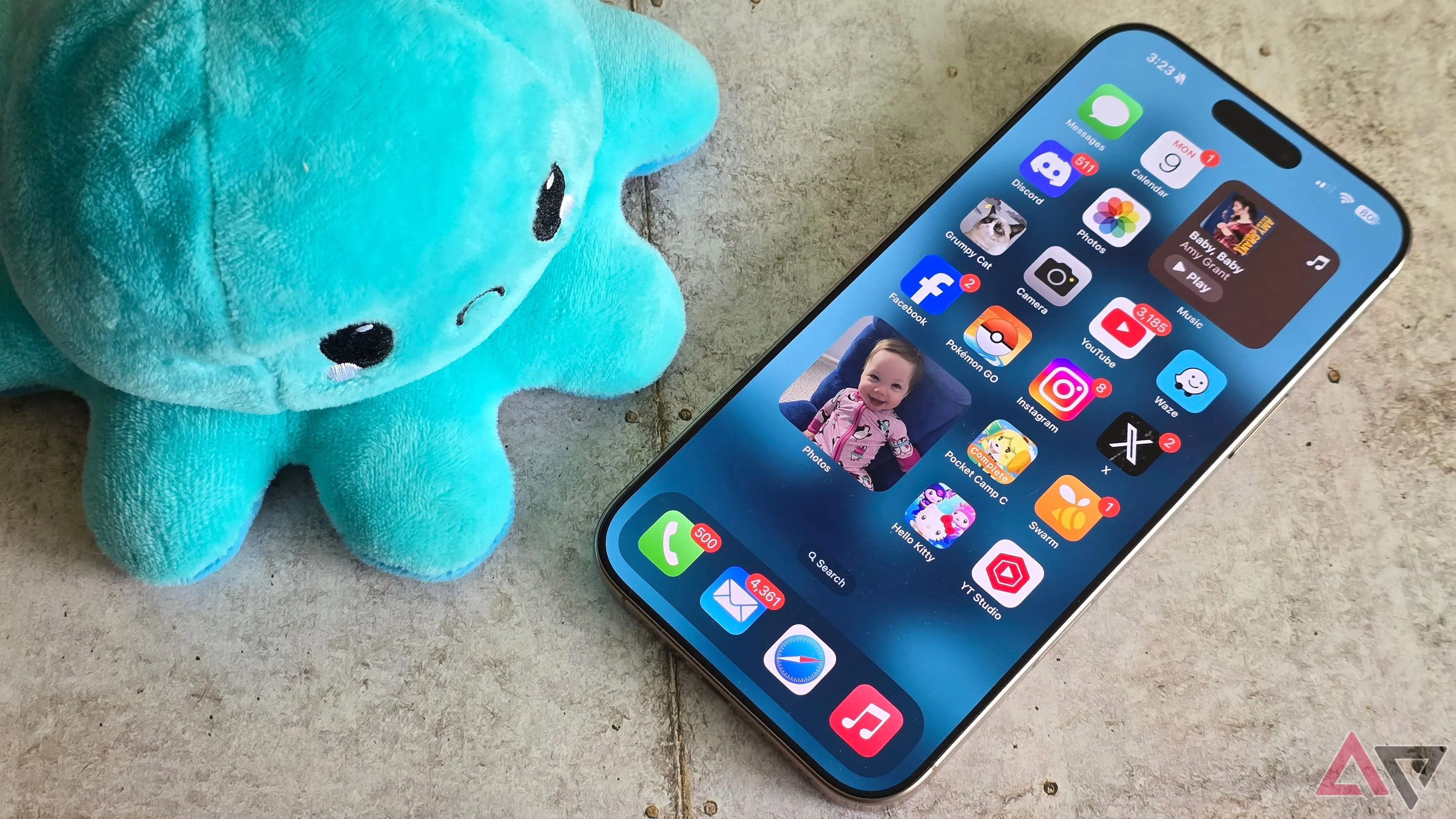 Giao diện iOS mới trên iPhone, được giới thiệu tại sự kiện WWDC 2025 của Apple