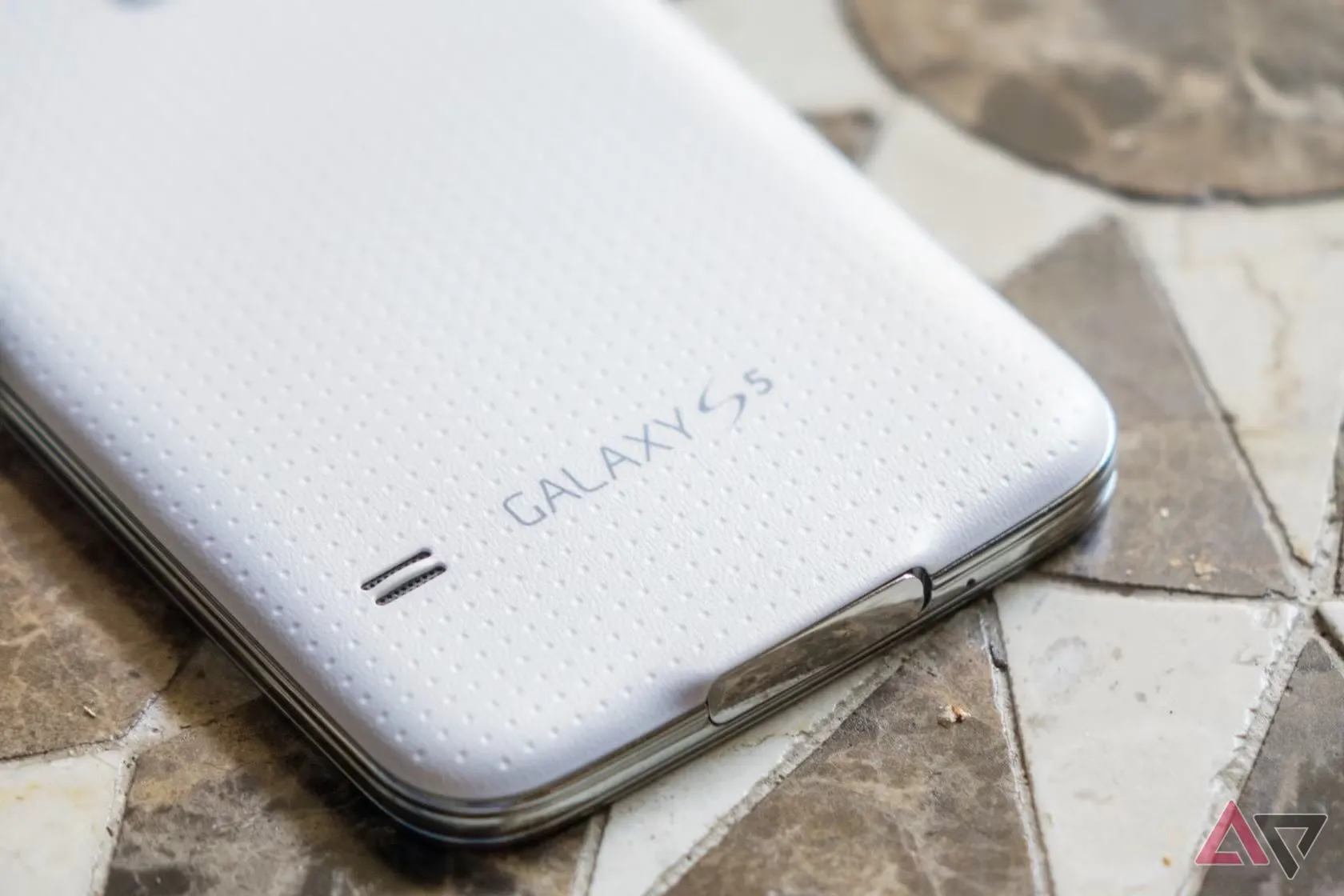 Thiết kế gây tranh cãi của Samsung Galaxy S5