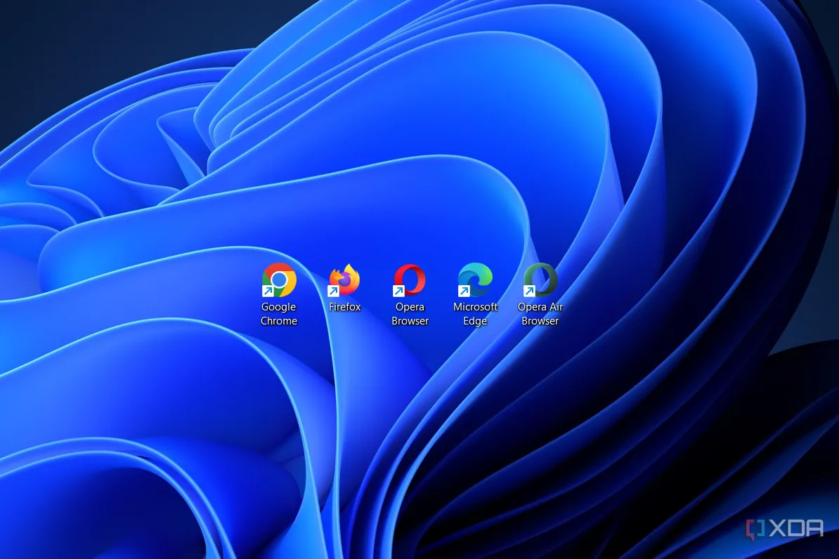 Các biểu tượng trình duyệt web khác nhau trên màn hình Windows 11, minh họa việc sử dụng nhiều trình duyệt cho các mục đích riêng biệt