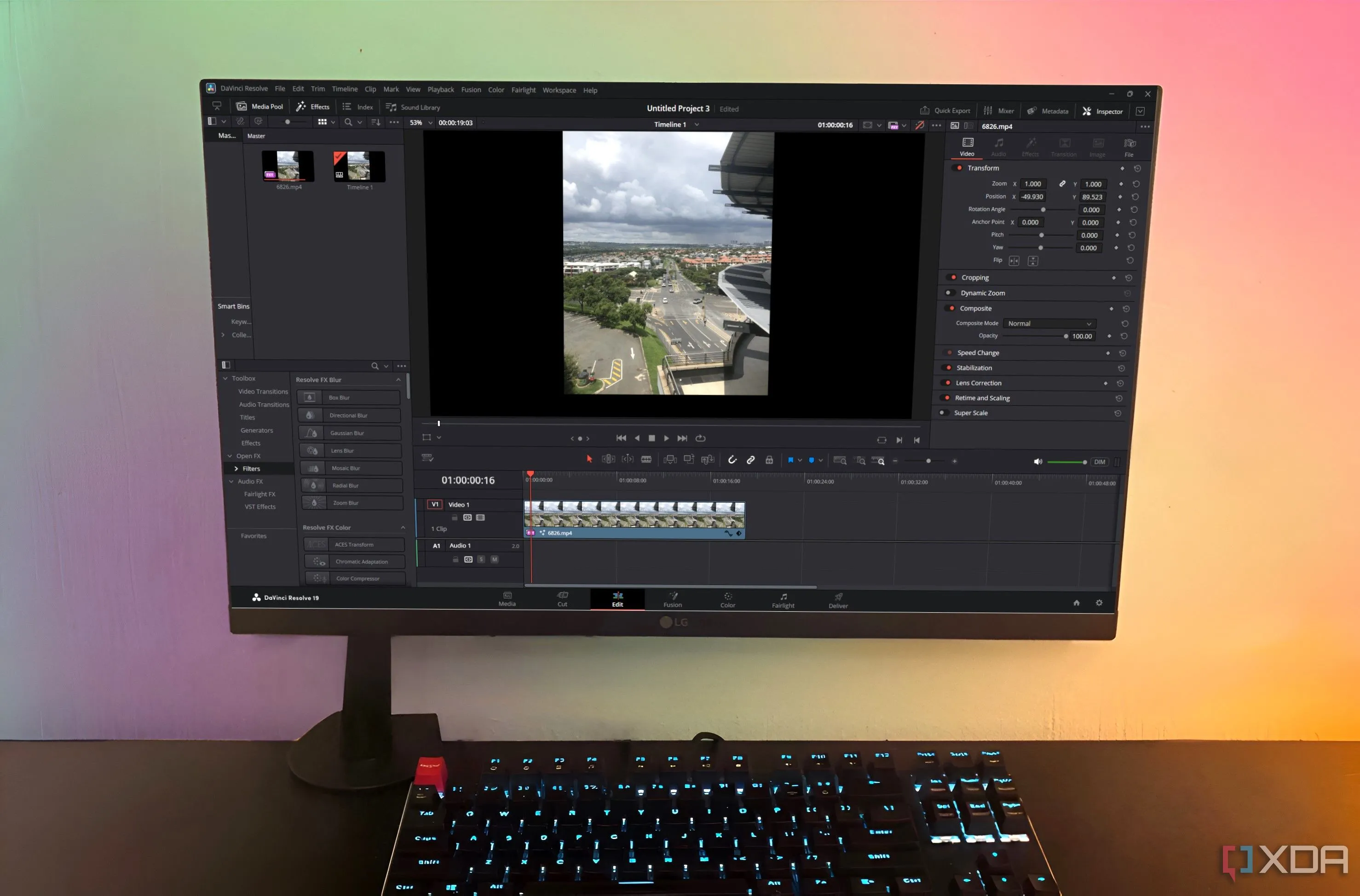 Giao diện DaVinci Resolve hiển thị trên máy tính để bàn, cửa sổ chỉnh sửa video phong cảnh