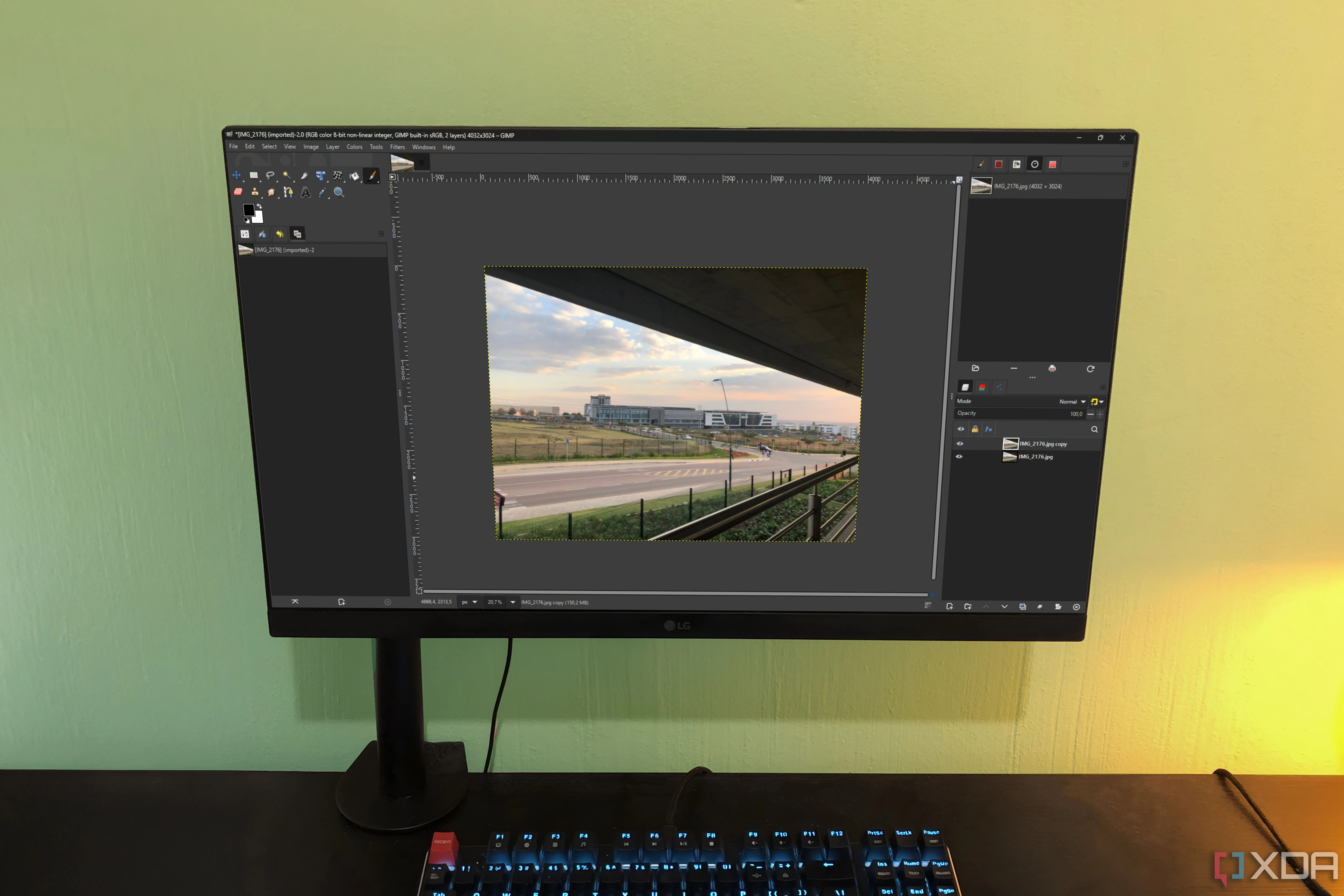 Giao diện GIMP 3.0 được hiển thị trên máy tính để bàn, minh họa phần mềm chỉnh sửa ảnh mã nguồn mở