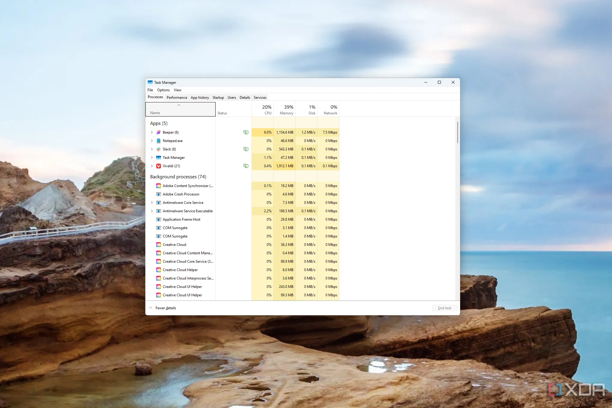 Giao diện Task Manager trên Windows 11, minh họa việc theo dõi hiệu suất hệ thống khi bị giảm sút trên bản Insider