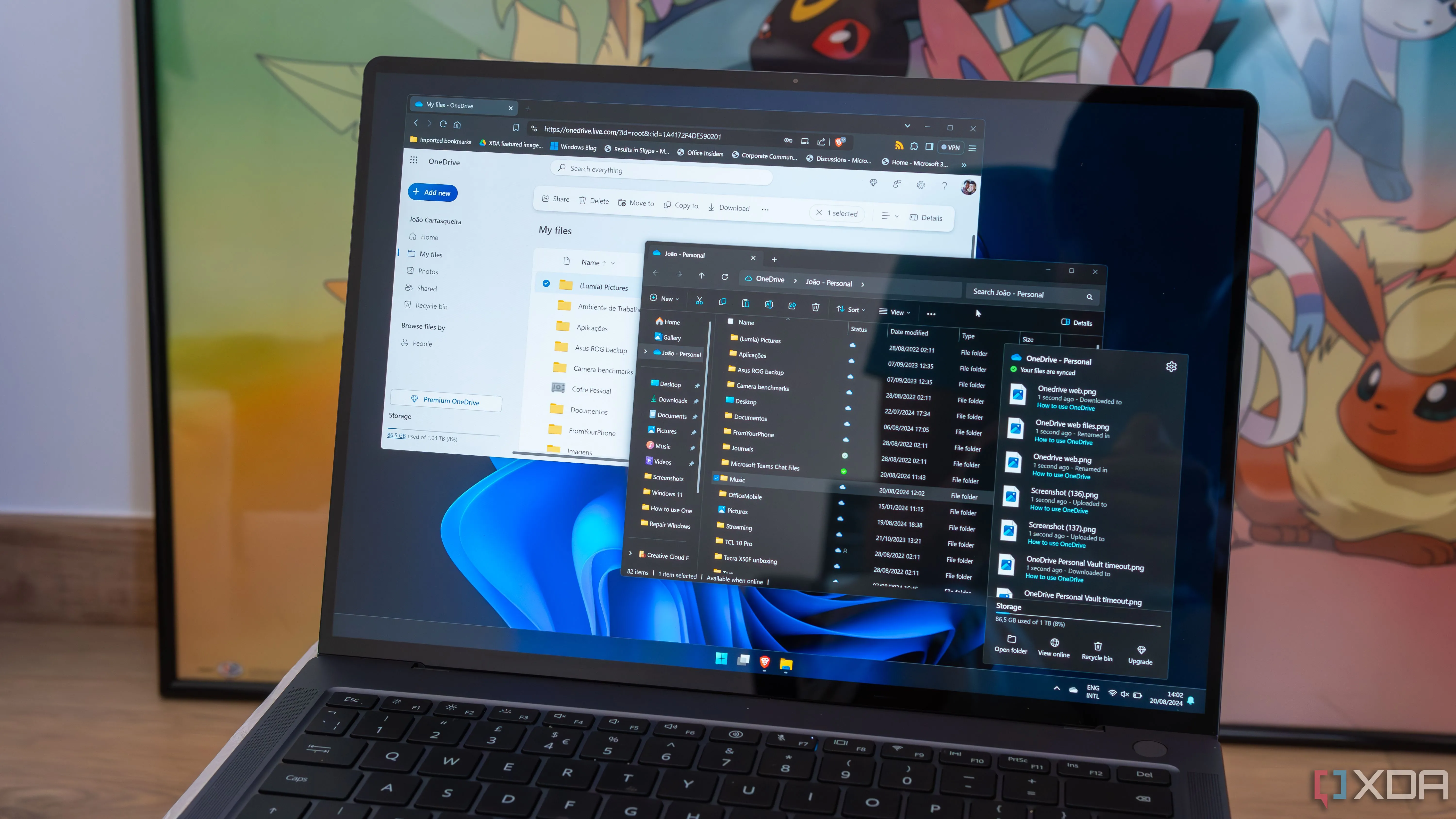 Laptop chạy Windows 11 với giao diện OneDrive, minh họa việc sao lưu tệp dữ liệu quan trọng