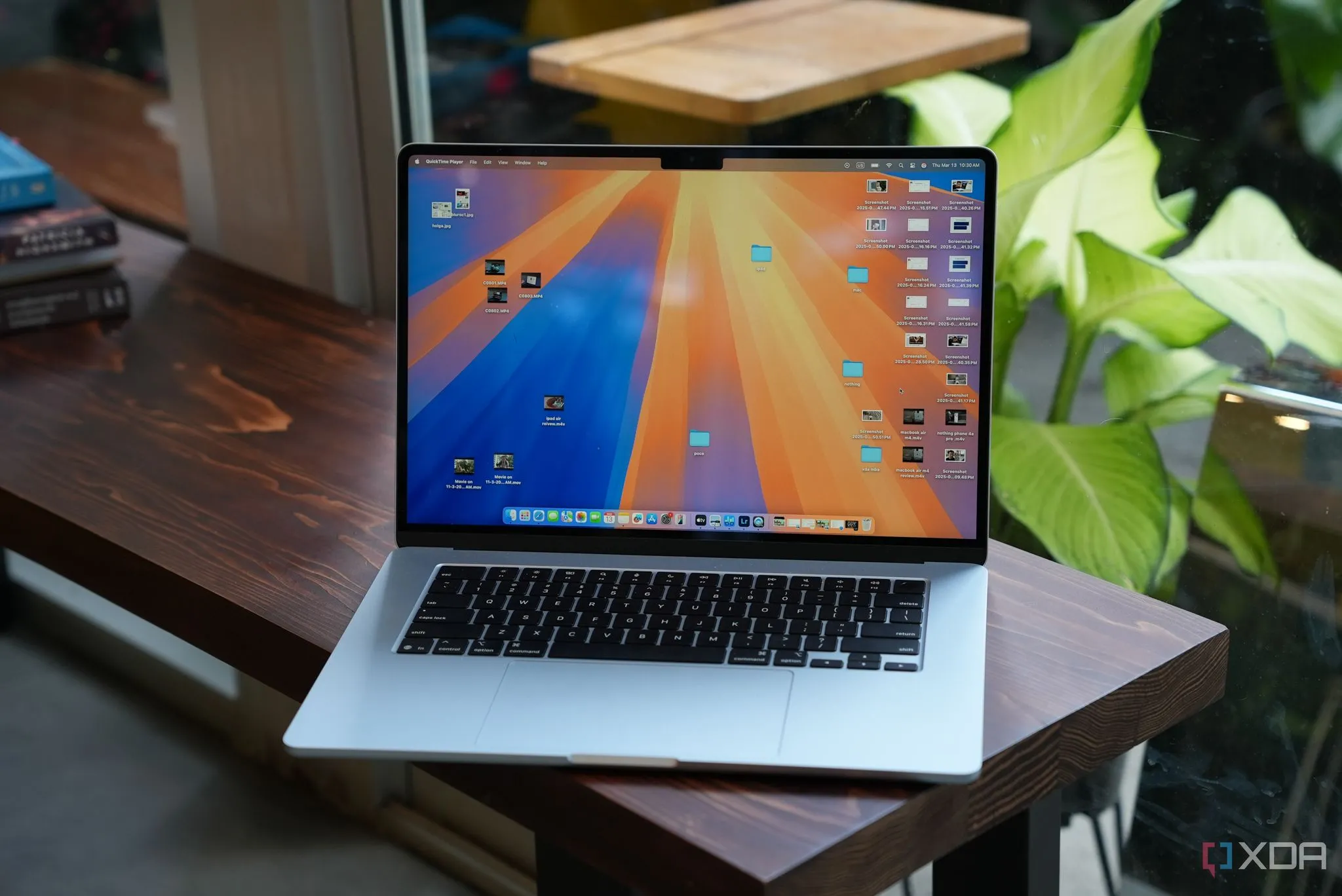 MacBook Air M4 2025 trong quá trình sử dụng thực tế, thể hiện hiệu năng vượt trội
