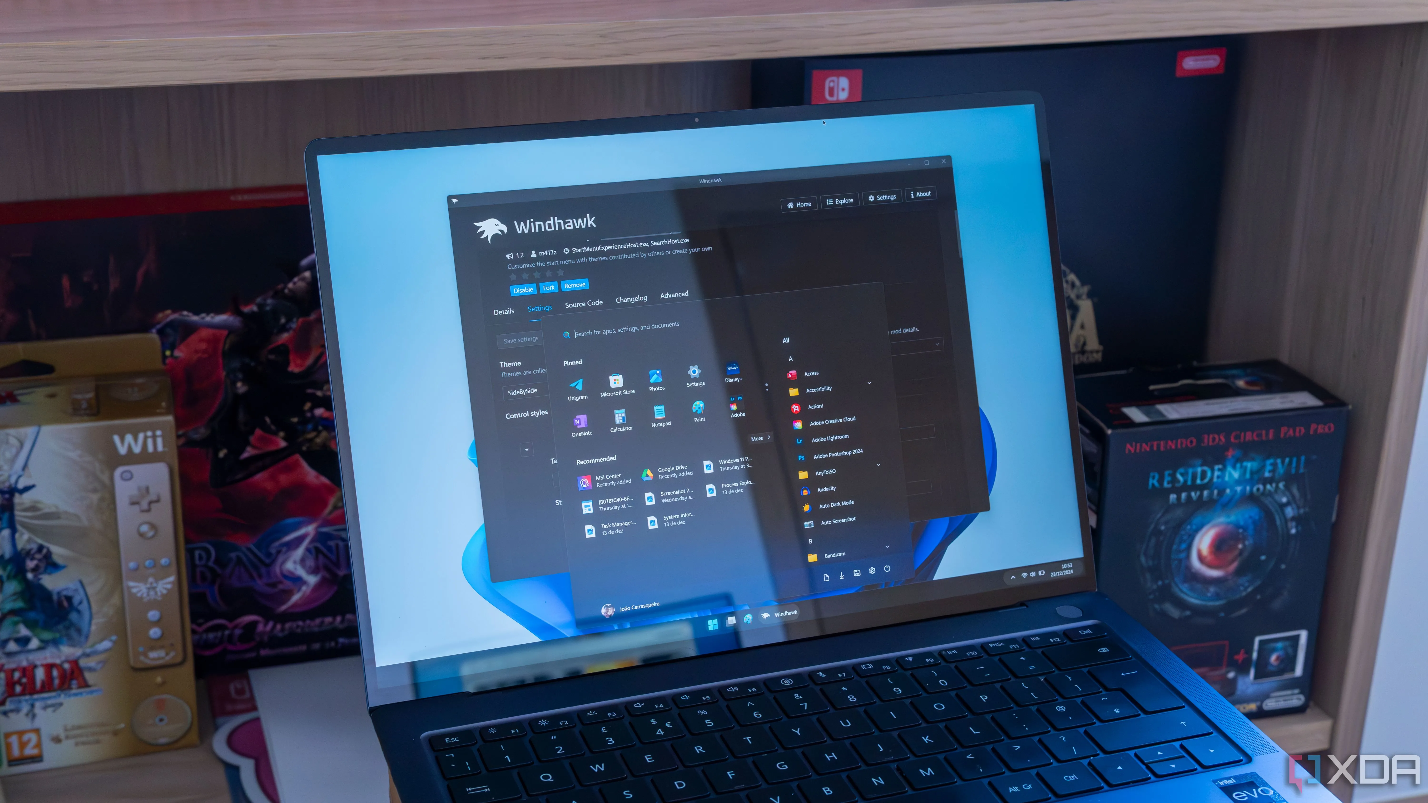 Màn hình Windows 11 với Windhawk, tùy chỉnh thanh tác vụ và Start menu, nhấn mạnh tầm quan trọng của nguồn đáng tin cậy khi sử dụng script.