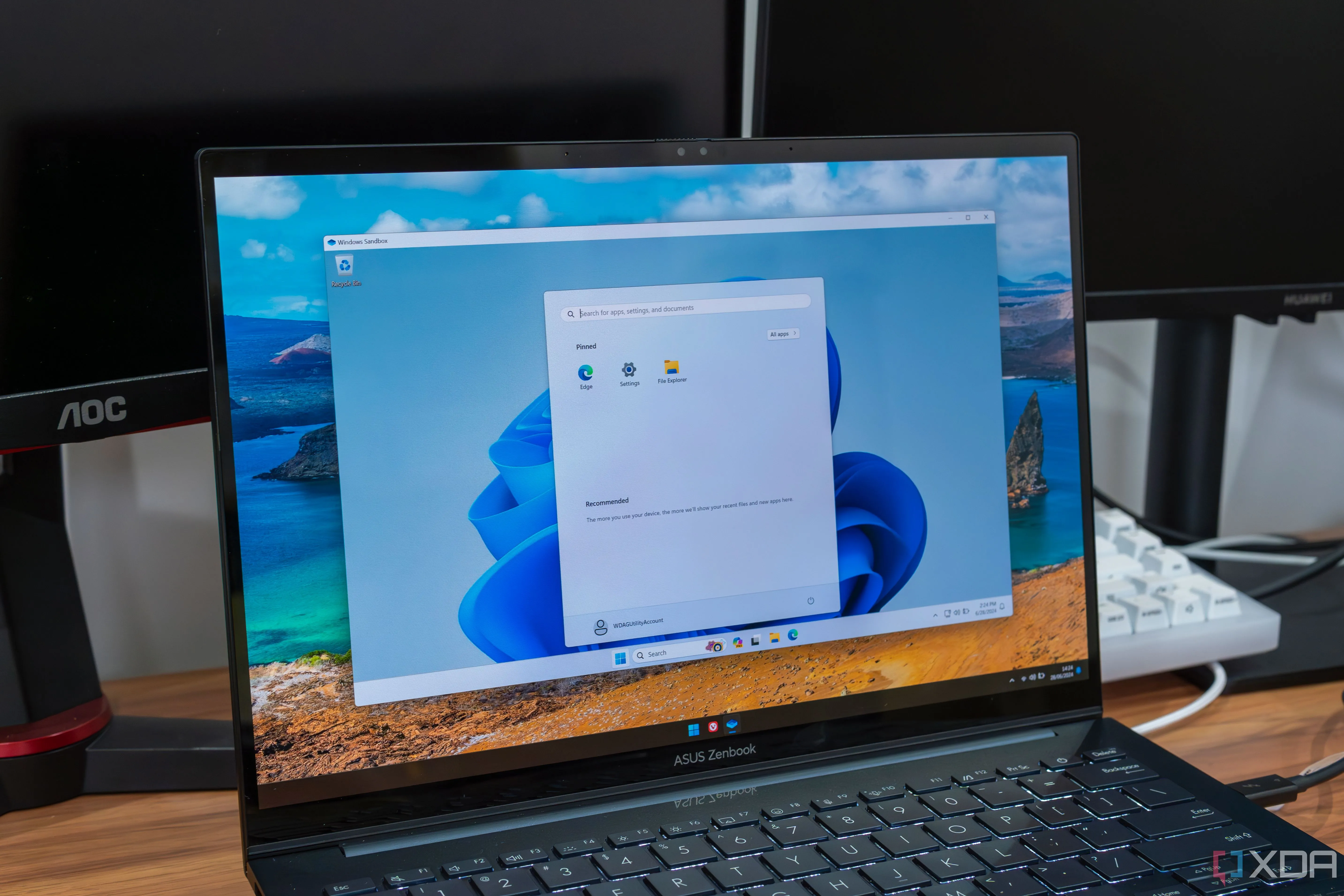 Máy tính xách tay Windows 11 đang chạy Windows Sandbox