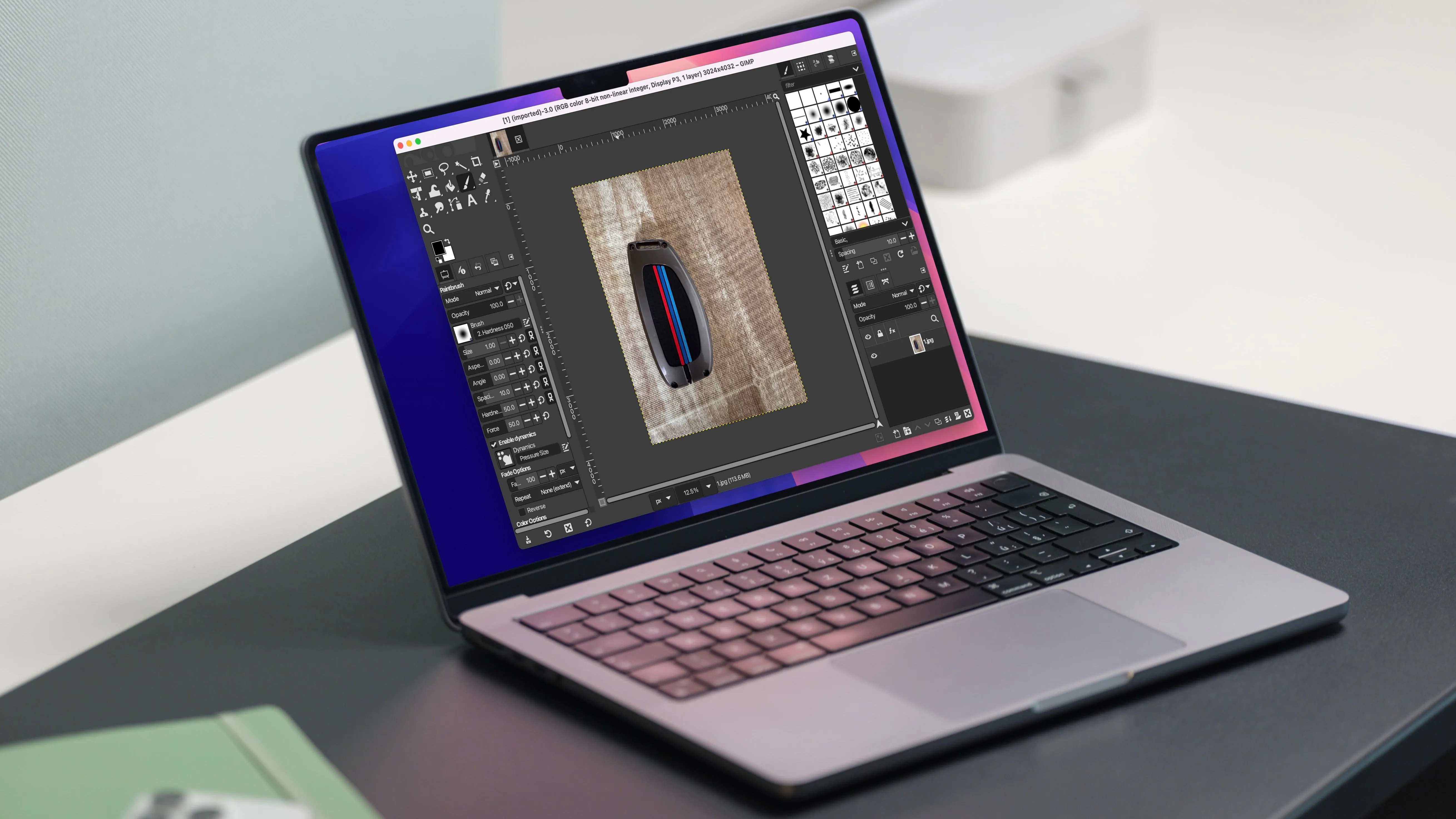 So sánh giao diện GIMP và Photoshop trên màn hình máy tính