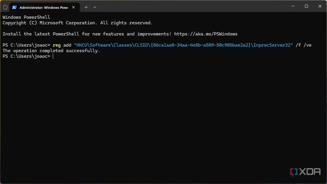 Thông báo xác nhận thành công từ Windows Terminal sau khi thực thi lệnh sửa đổi Registry