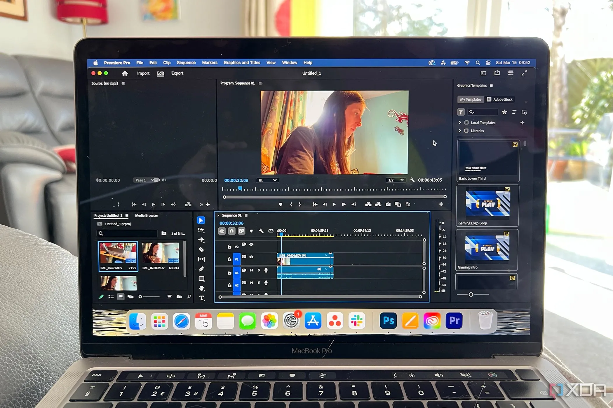 Adobe Premiere Pro trên MacBook Pro với giao diện tùy chỉnh