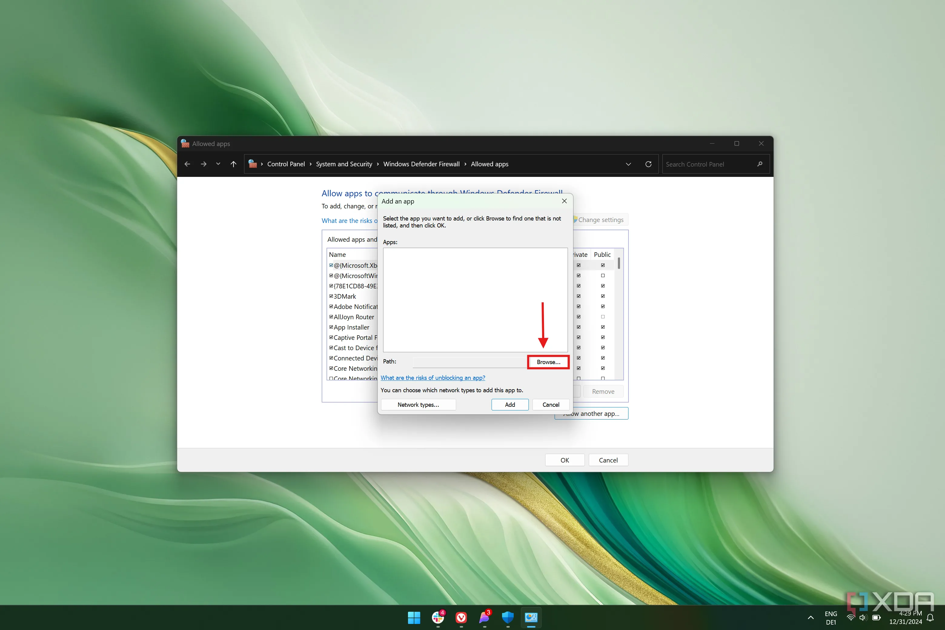 Ảnh chụp màn hình hộp thoại Windows Firewall để cho phép ứng dụng qua tường lửa với nút Browse được tô sáng