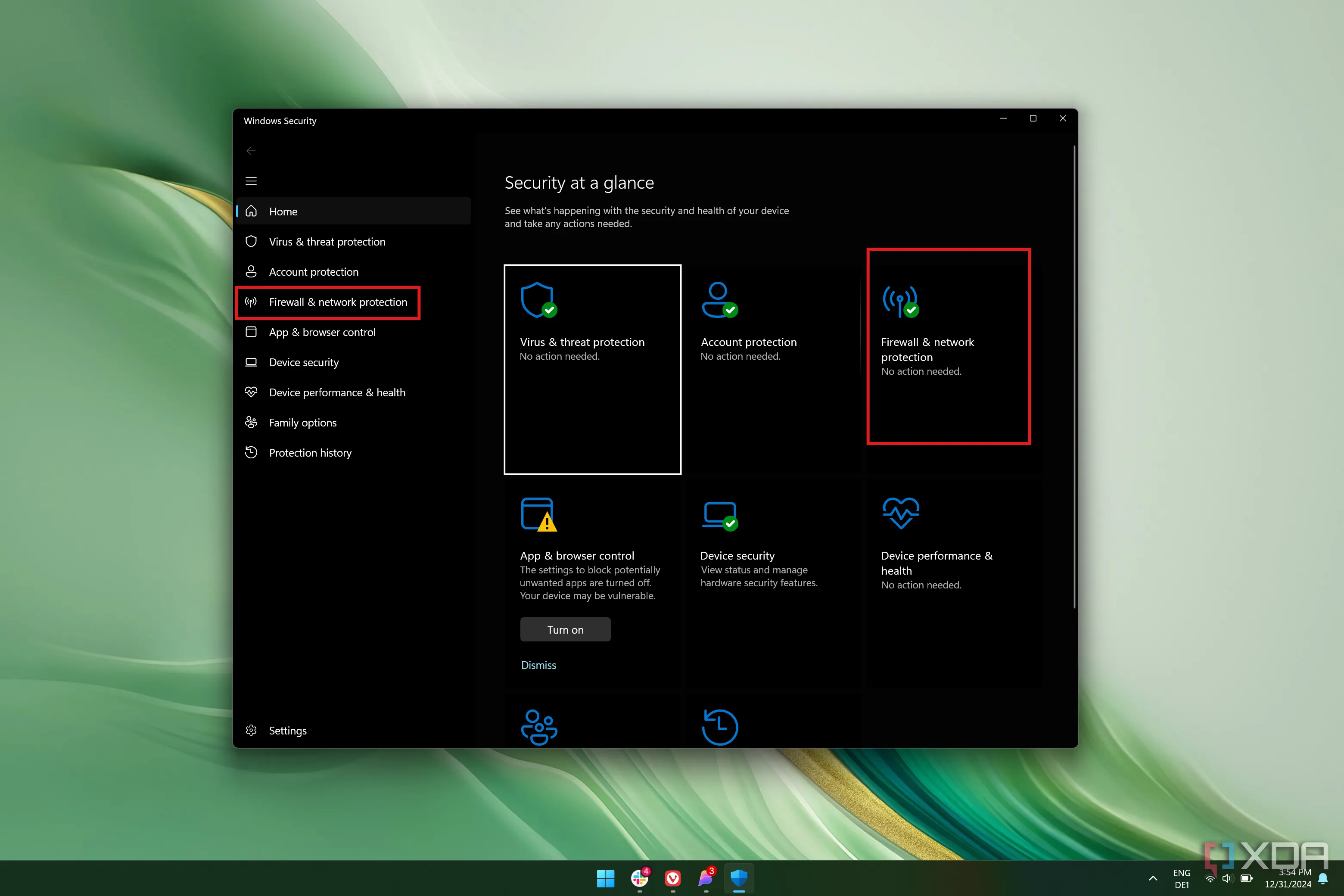 Ảnh chụp màn hình Windows Security với các nút Firewall &amp; network protection được tô sáng