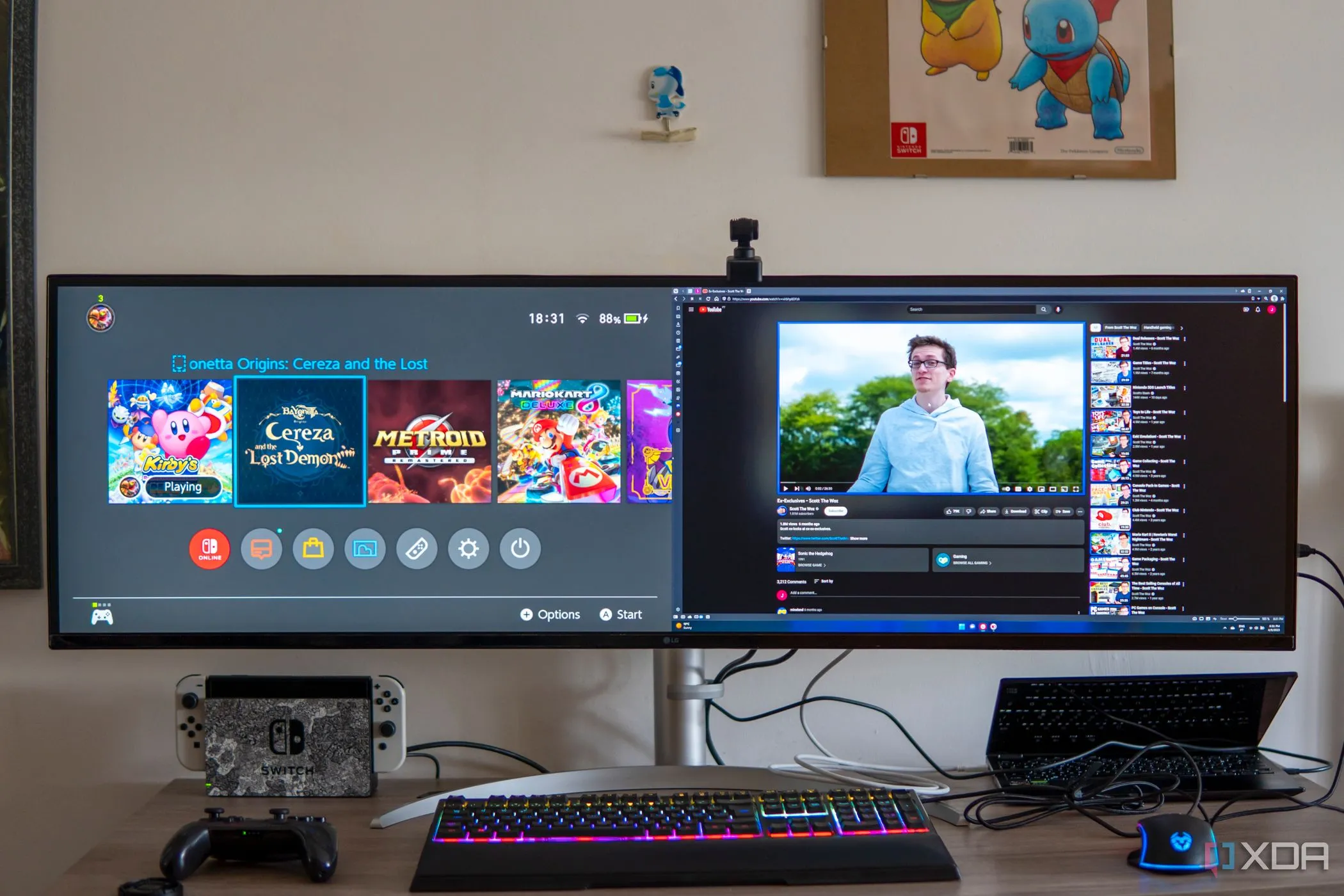 Bàn làm việc với màn hình siêu rộng LG UltraWide 49W95C, minh họa các vấn đề về tỷ lệ co giãn giao diện