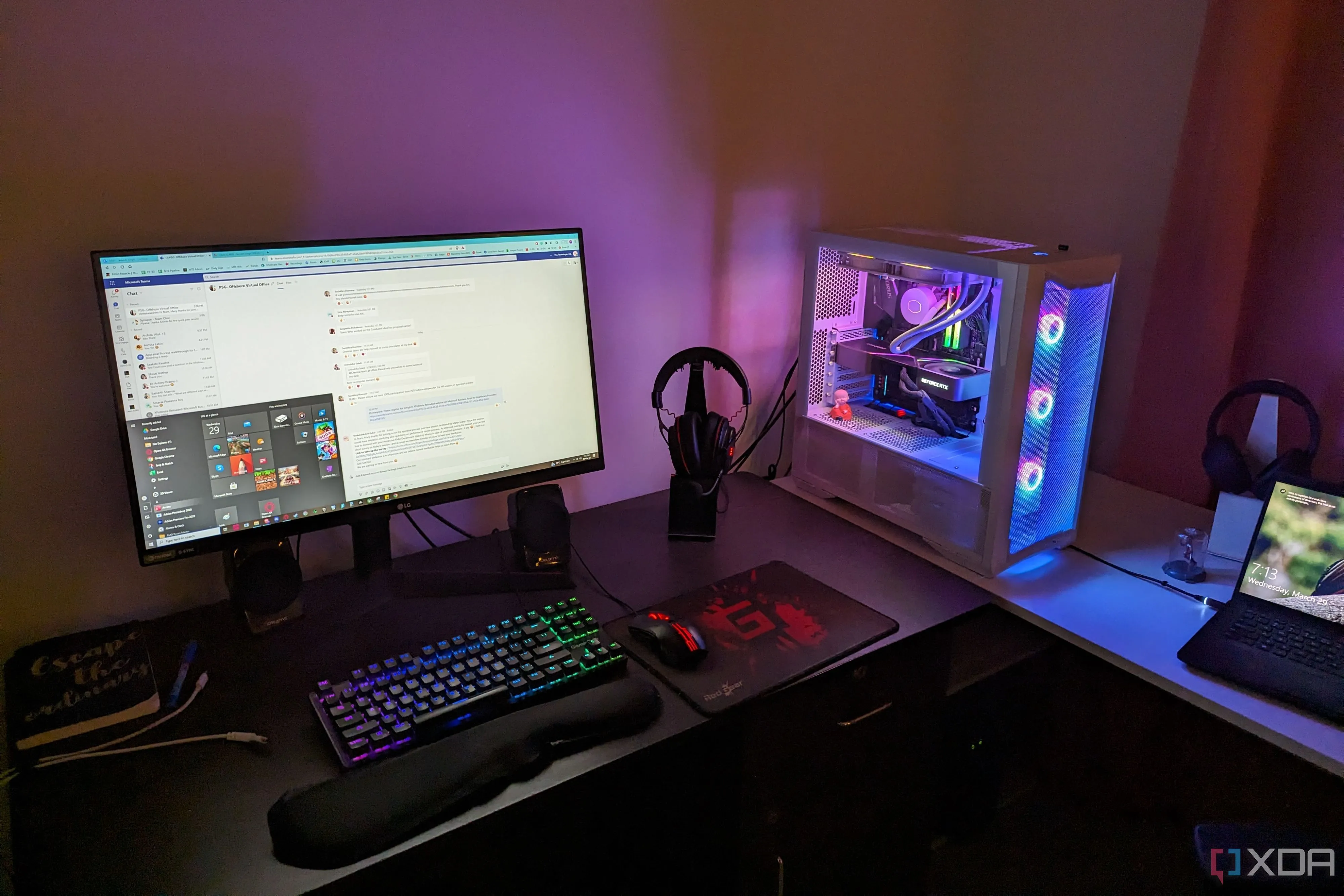 Bộ máy tính gaming cấu hình cao với màn hình, bàn phím và chuột RGB