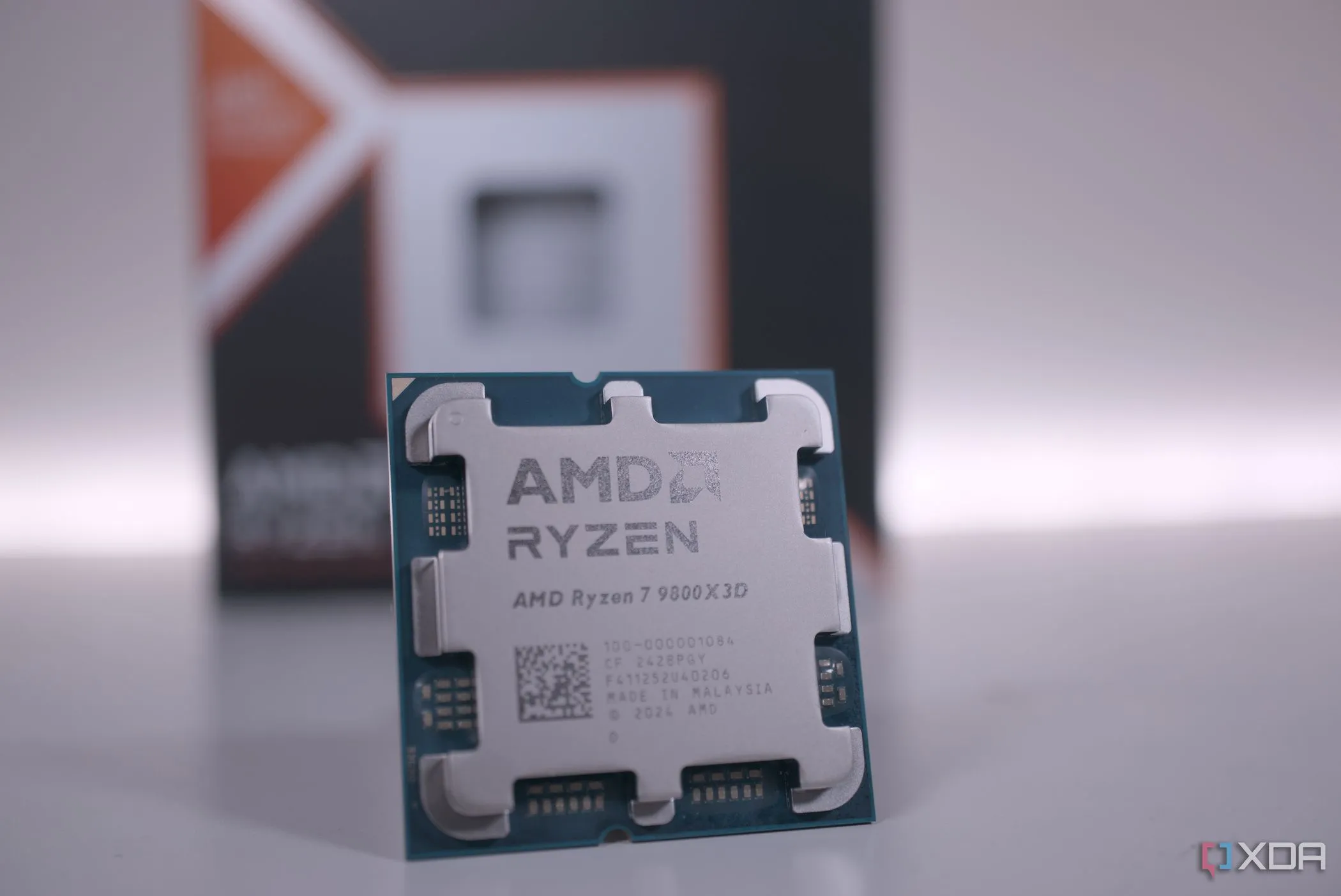 Bộ xử lý AMD Ryzen 7 9800X3D