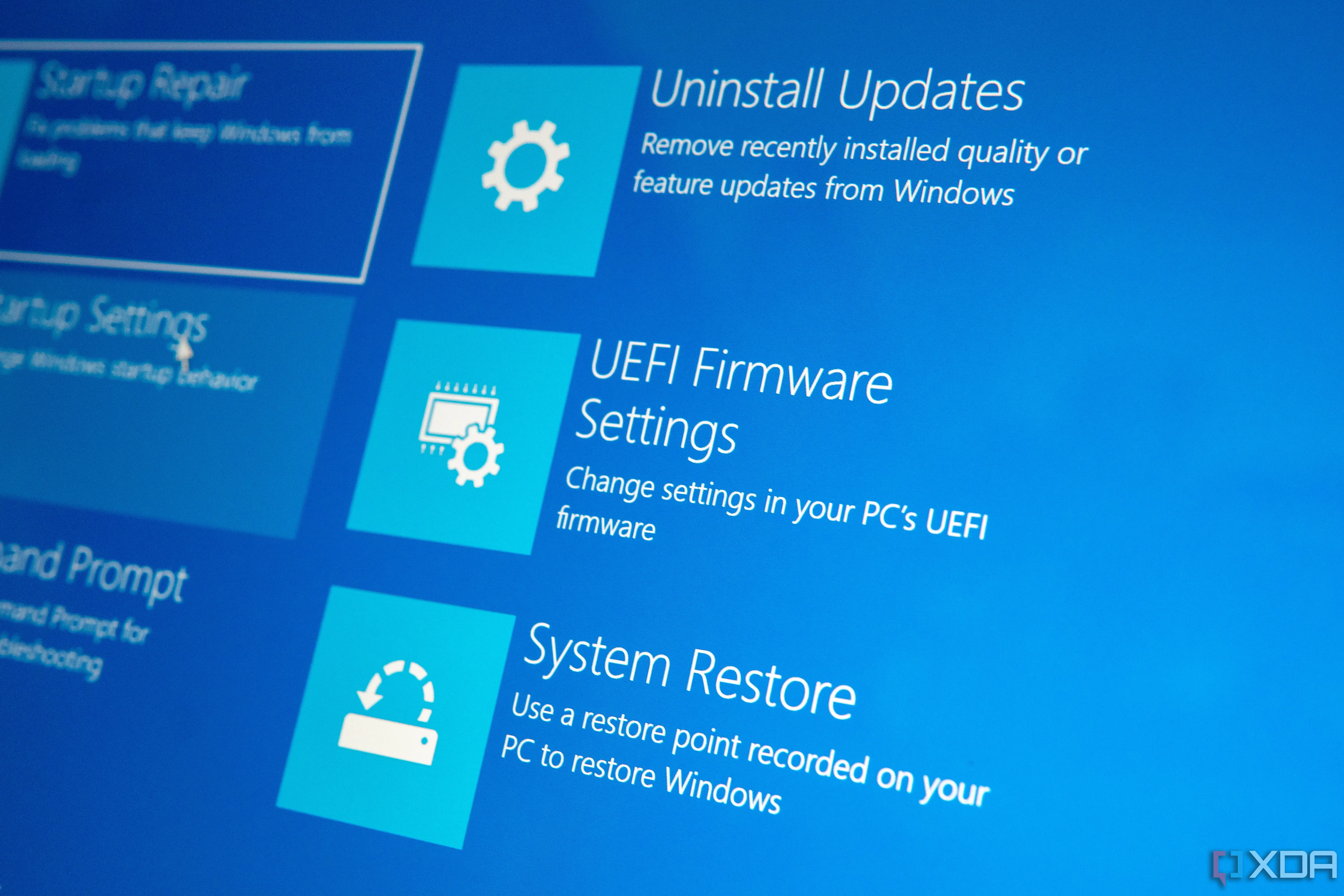 Cận cảnh môi trường Khôi phục Windows, với tùy chọn Cài đặt Firmware UEFI, hỗ trợ quản lý khởi động kép