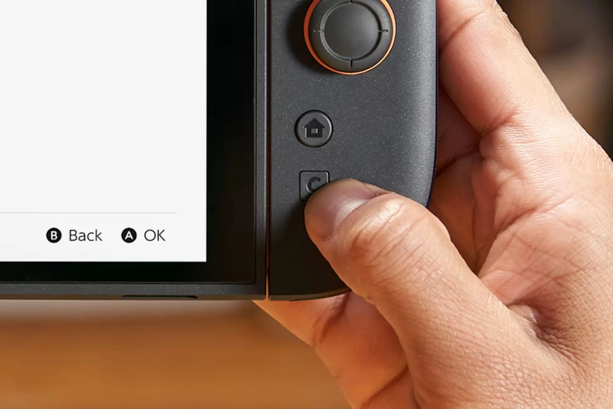 Cận cảnh nút trên Joy-Con 2, liên quan tính năng Game Chat của Switch 2