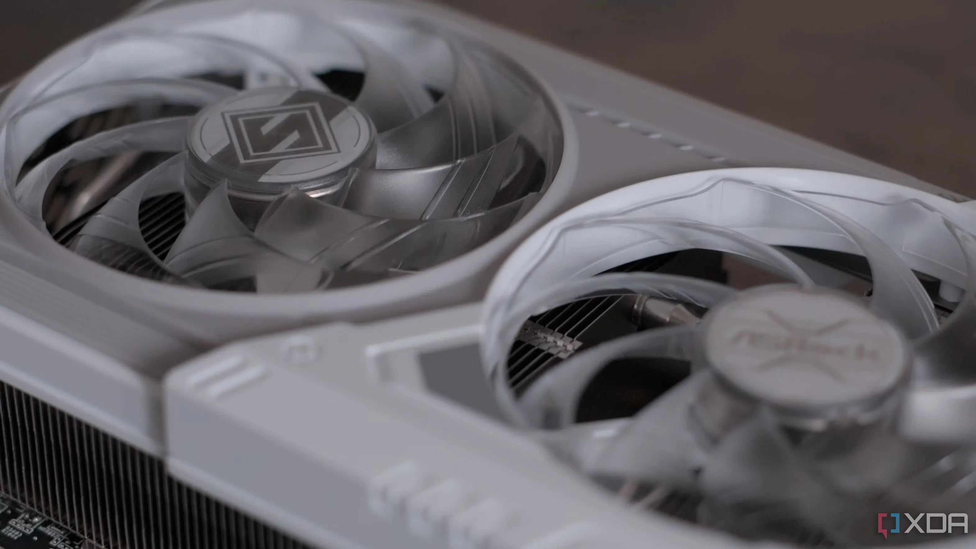 Card đồ họa ASRock Radeon RX 9070 Steel Legend