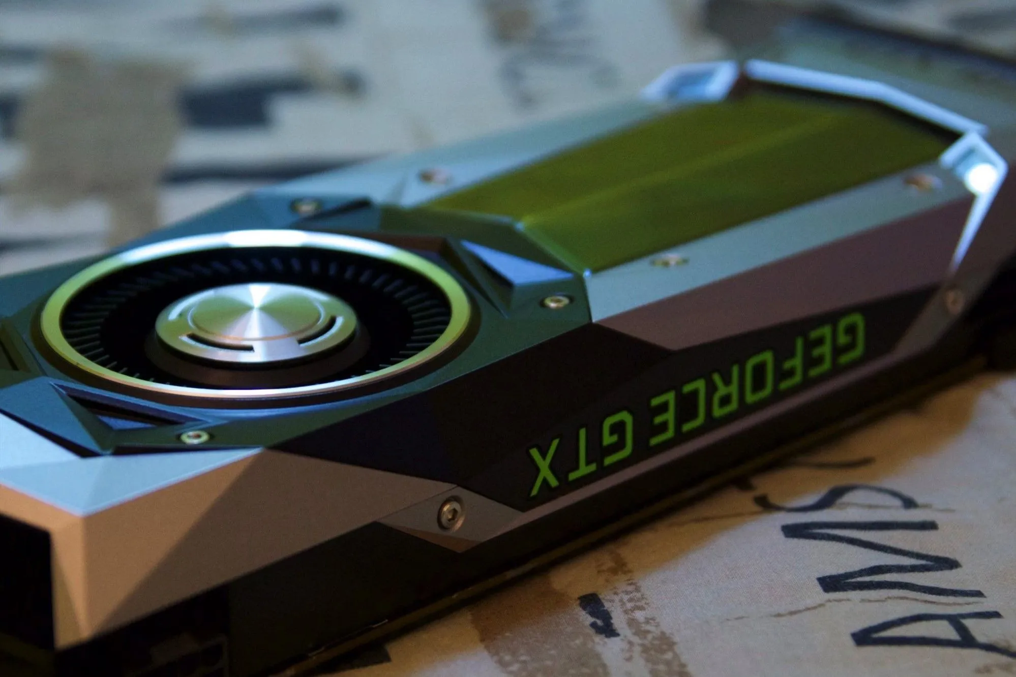 Card đồ họa GTX 1070 phiên bản Founder's Edition cận cảnh