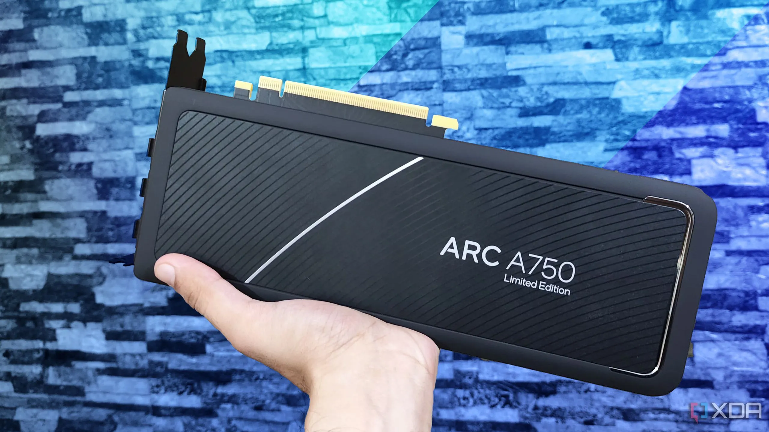 Card đồ họa Intel Arc A750