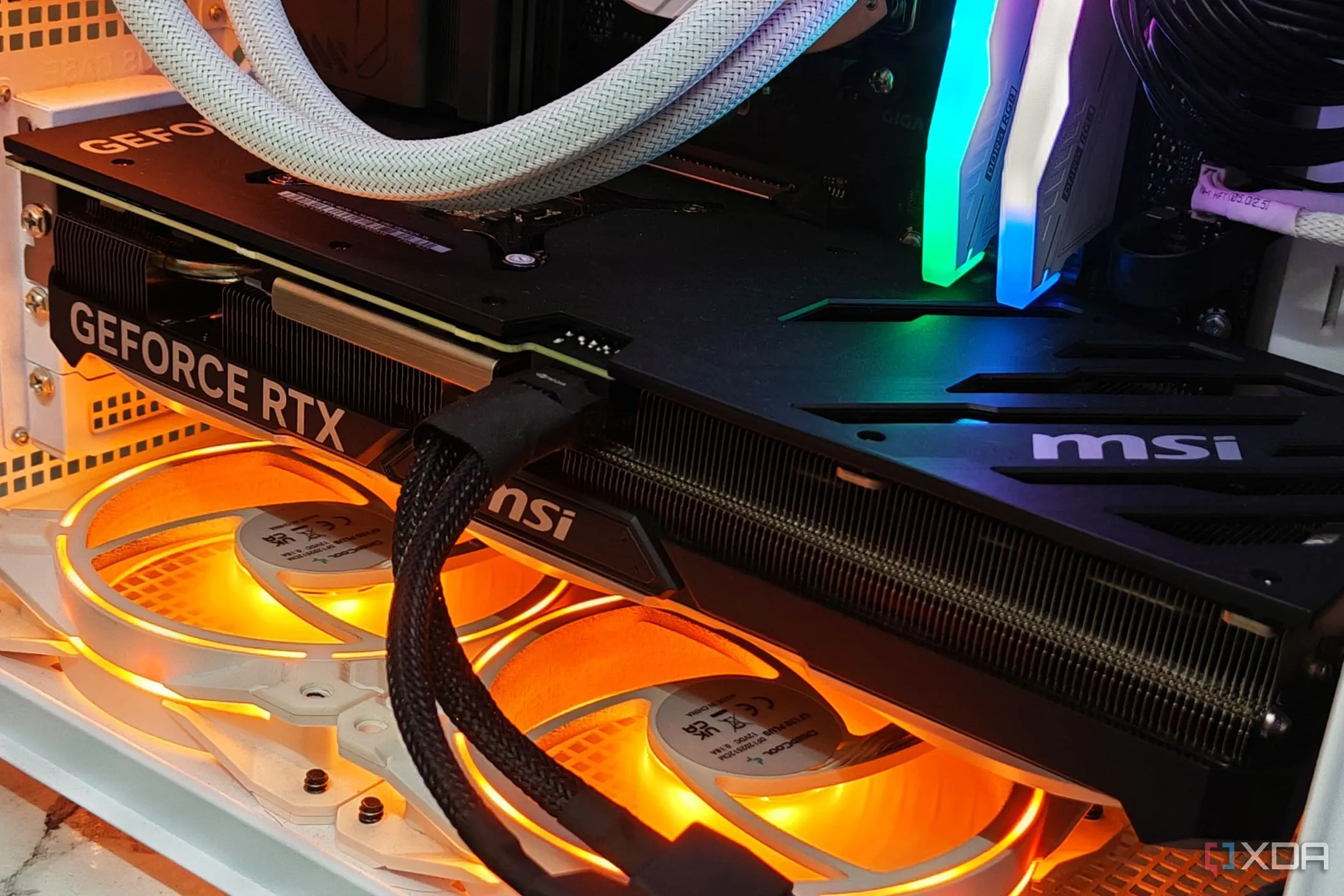 Card đồ họa MSI GeForce RTX 4070 Ti Super Ventus 3X được lắp đặt trong PC, minh họa cho một mẫu GPU OC phổ biến
