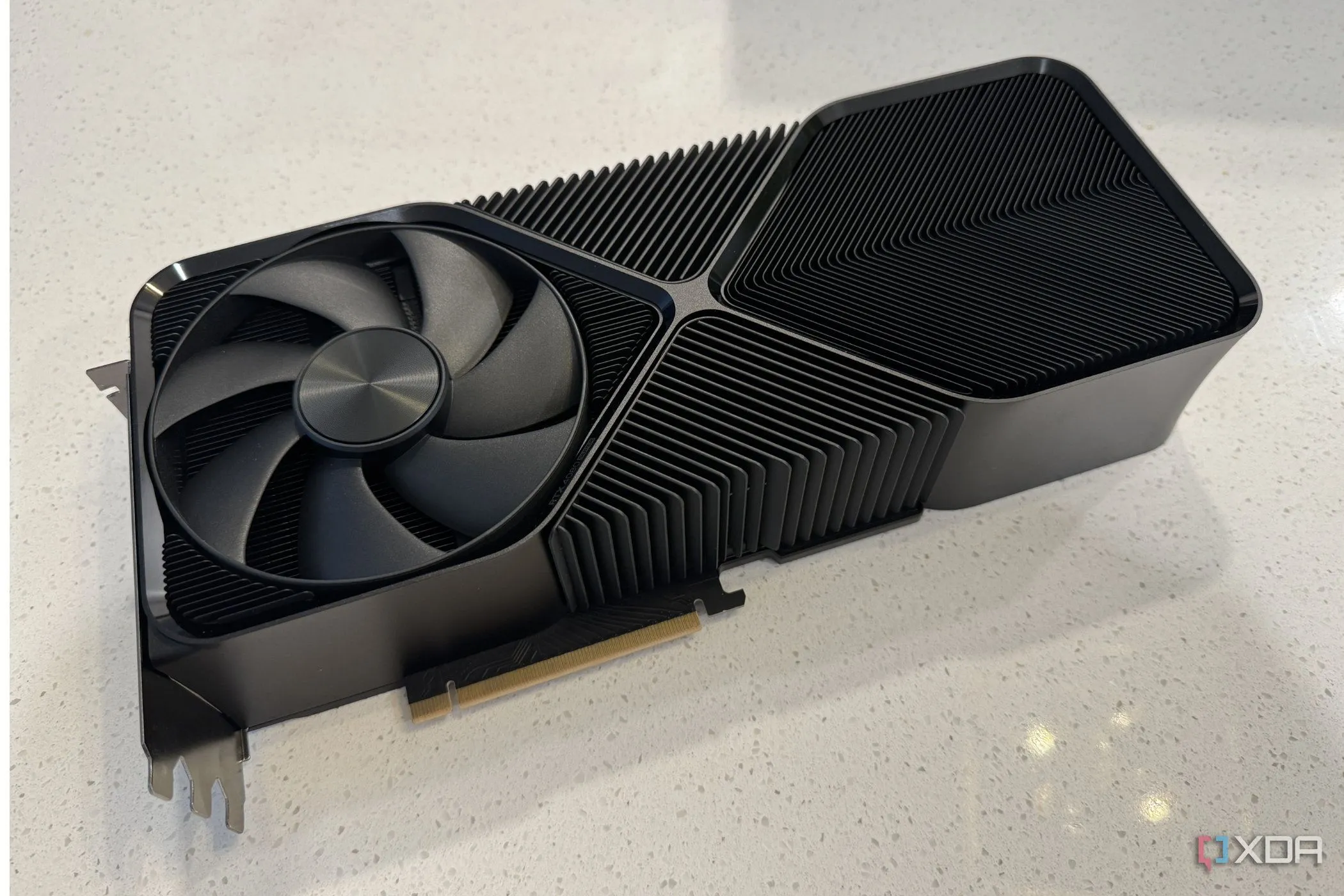 Card đồ họa NVIDIA GeForce RTX 4080 SUPER FE, linh kiện cốt lõi của PC gaming