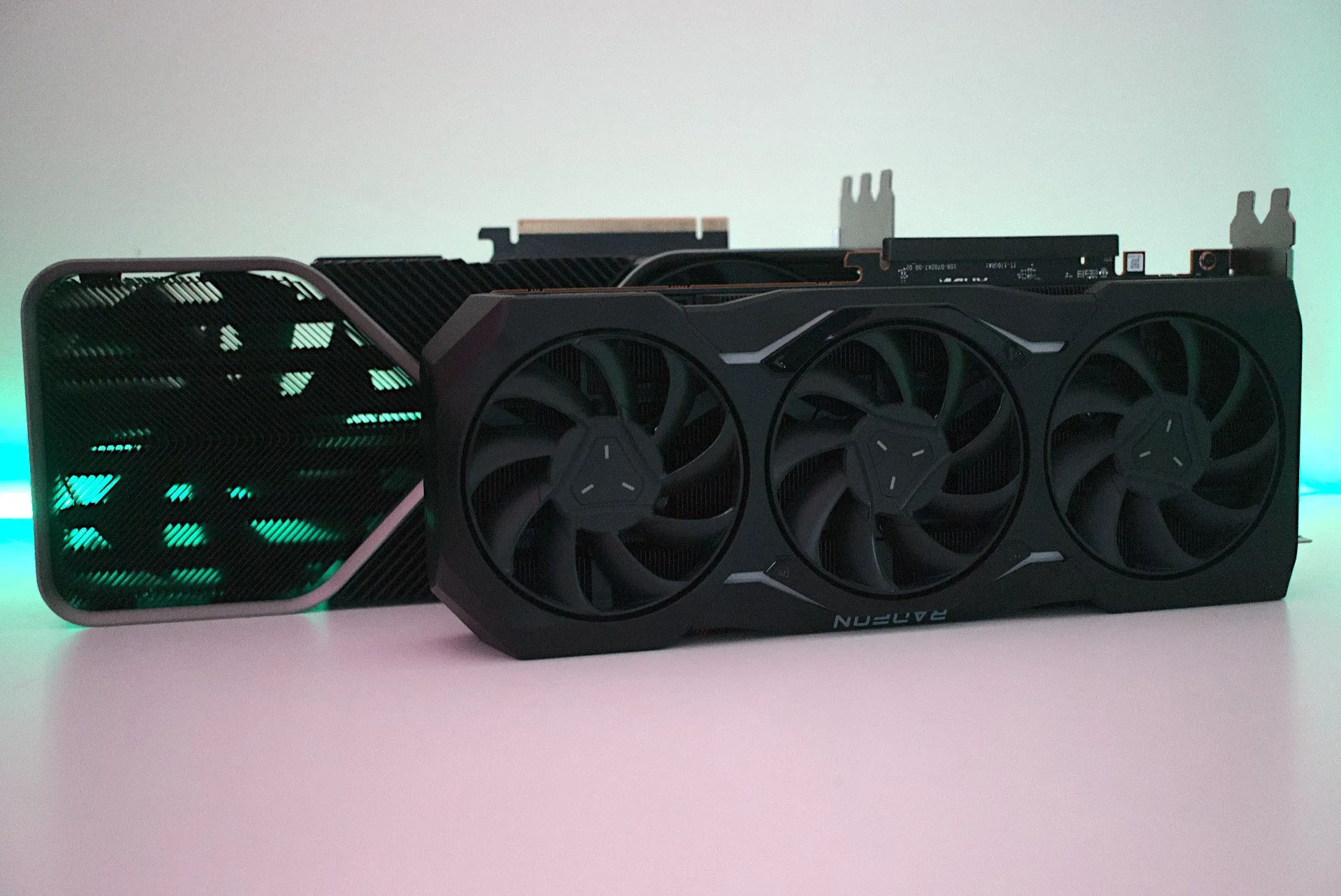 Card đồ họa NVIDIA GeForce RTX 4090 Founders Edition thể hiện sức mạnh xử lý và công nghệ DLSS Frame Generation