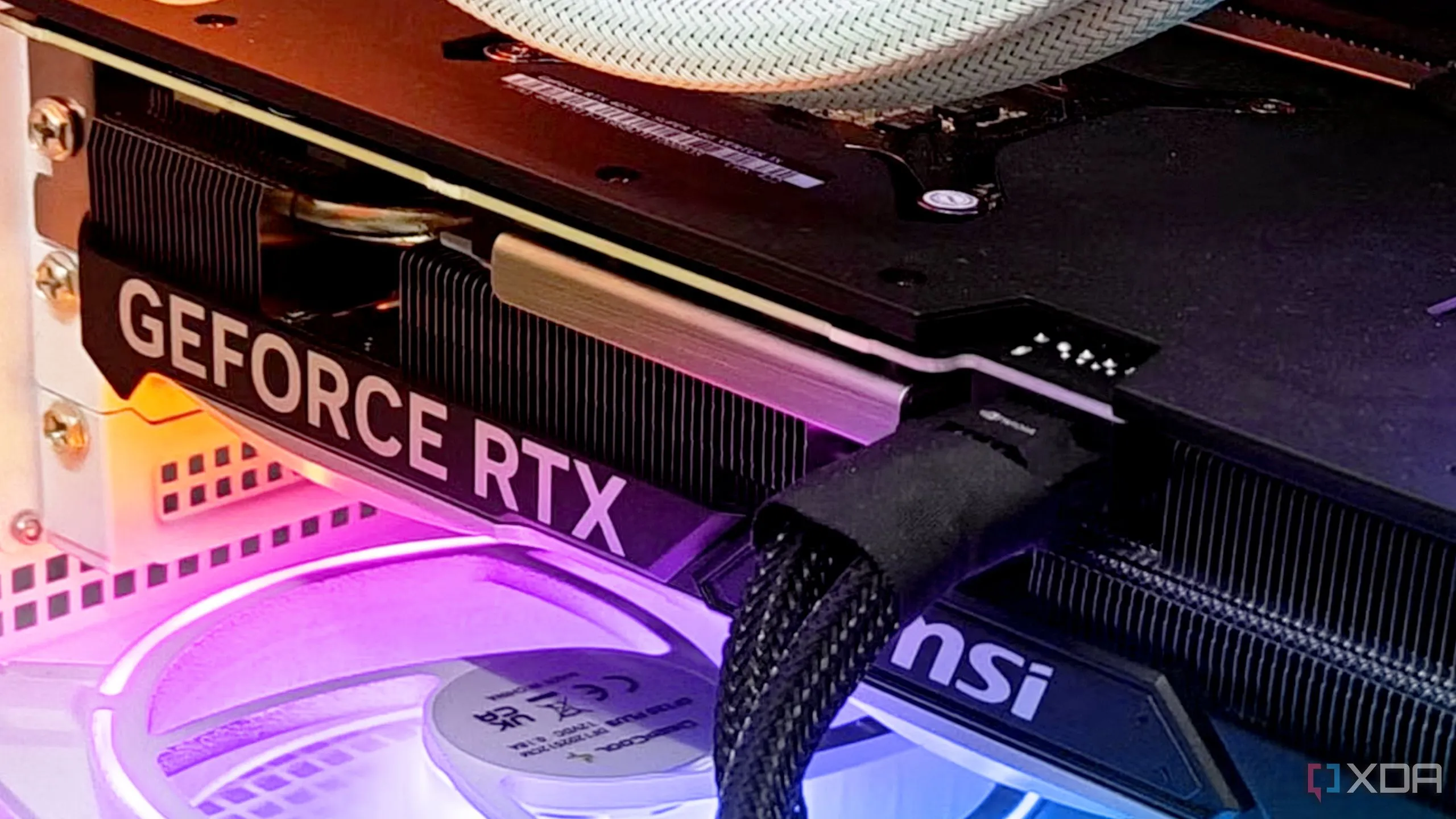 Card đồ họa RTX thế hệ mới, biểu tượng cho hiệu năng cao trong PC gaming