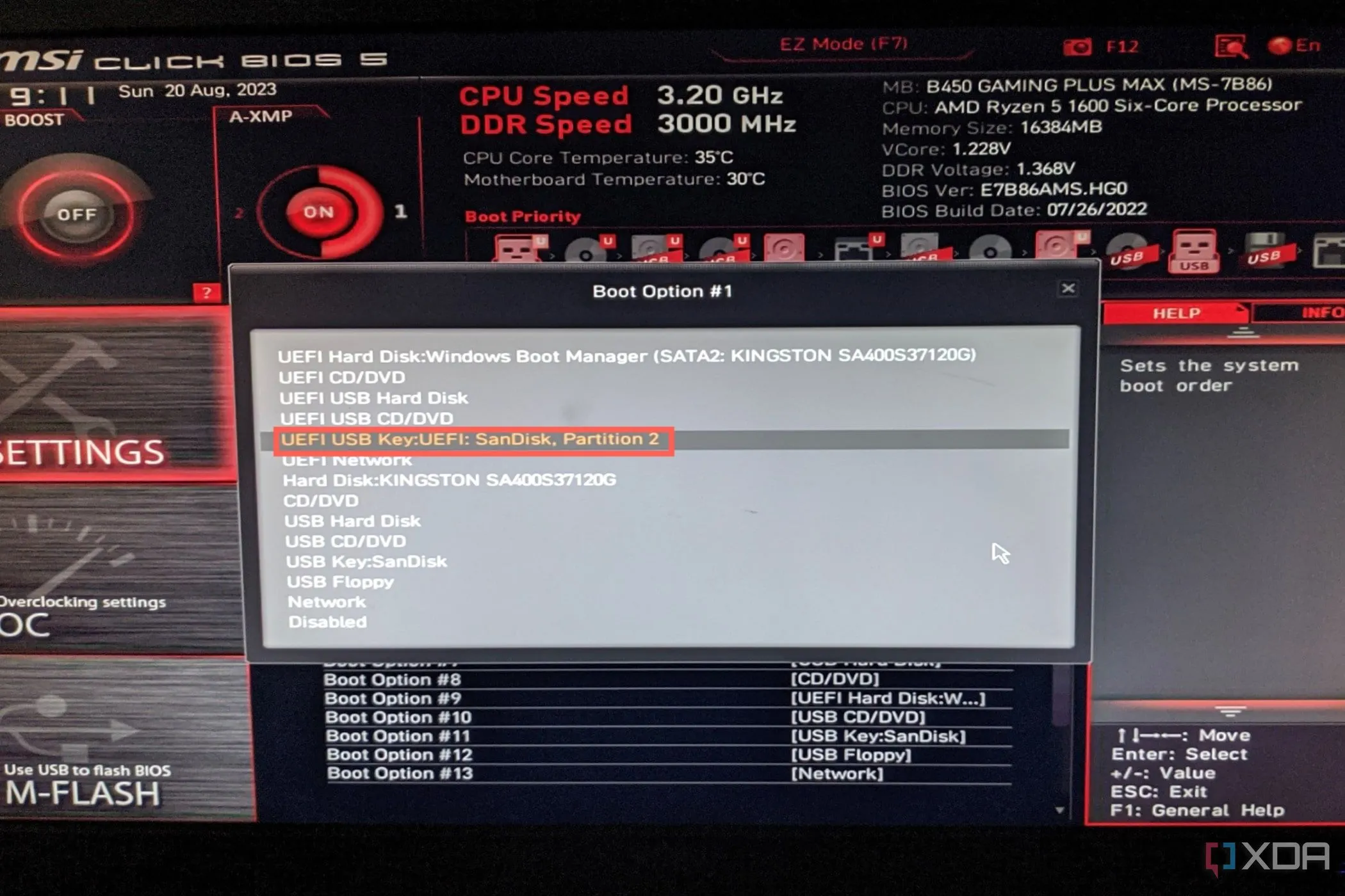 Cấu hình thứ tự khởi động (Boot Order) trong BIOS, ưu tiên USB để cài đặt Proxmox Backup Server.