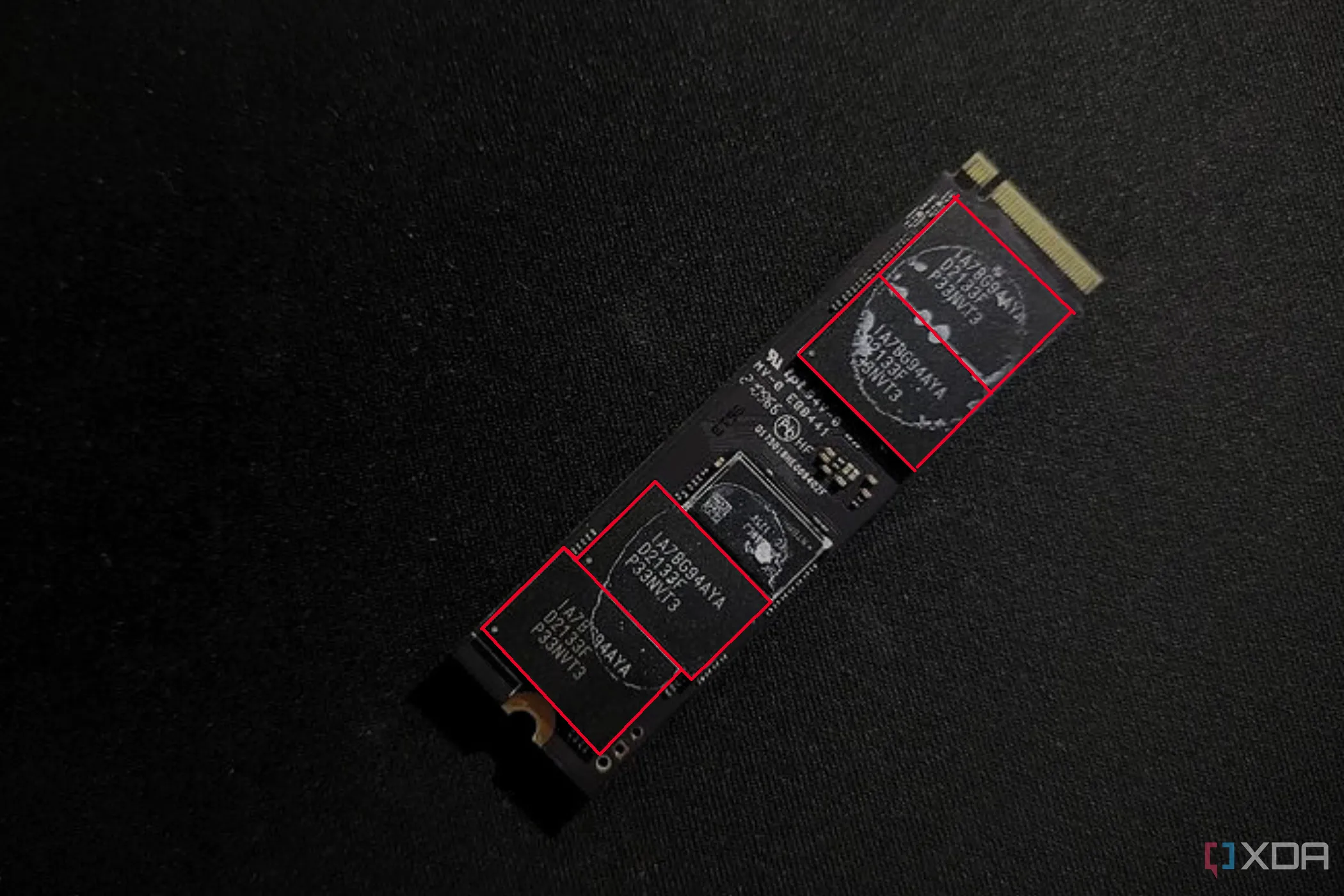 Chip NAND Flash trên SSD PCIe Gen 5 MSI Spatium M480, thể hiện công nghệ bền bỉ
