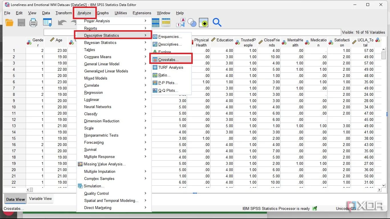 Chọn Crosstabs từ menu Descriptive Statistics để thực hiện kiểm định Chi-Square trong SPSS