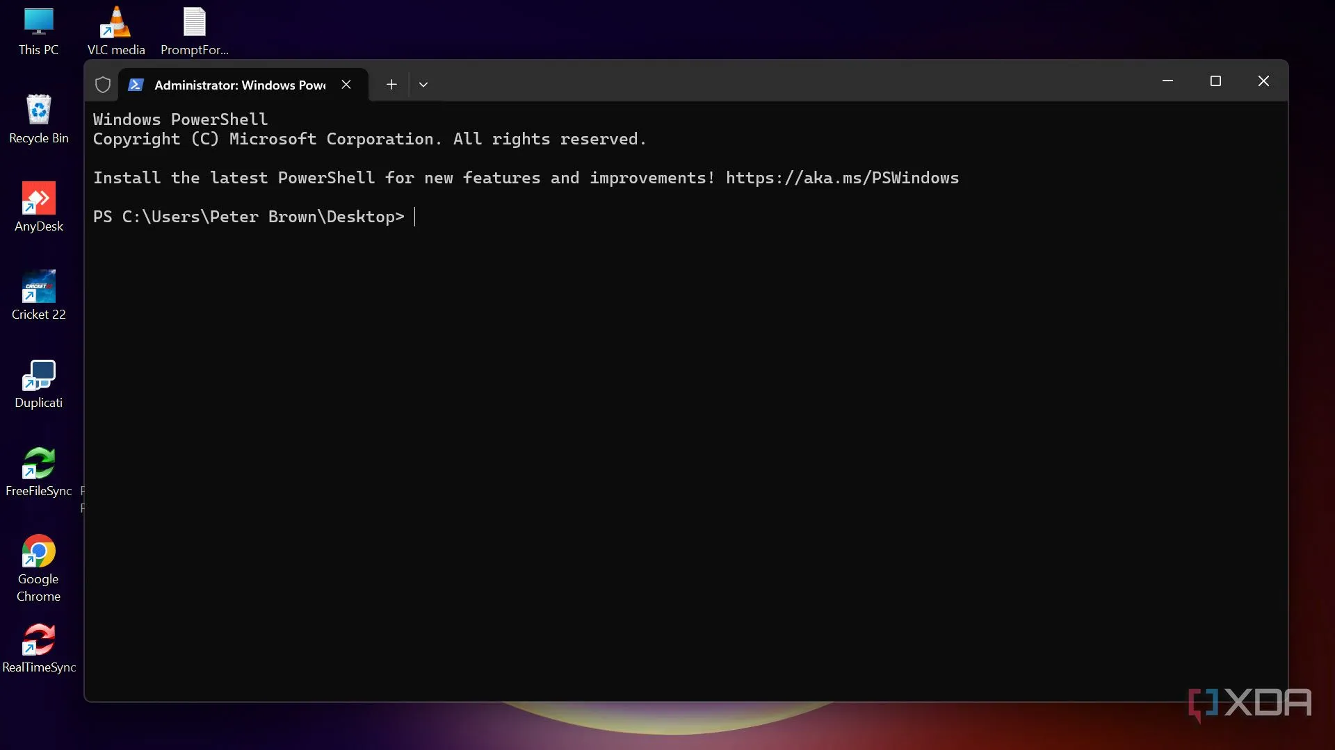 Cửa sổ Windows Terminal trên màn hình máy tính hiển thị các dòng lệnh