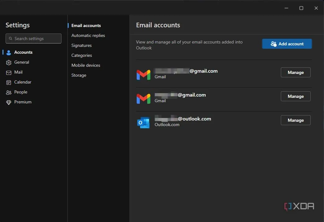 Danh sách các tài khoản email đã liên kết trong Outlook kèm tùy chọn &quot;Quản lý&quot;