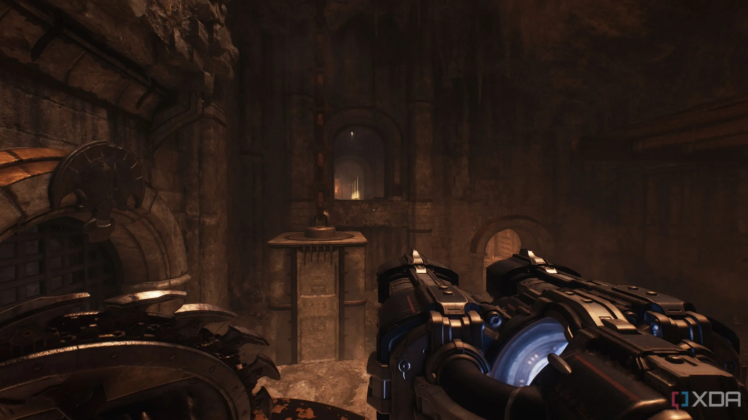 Doom Slayer đứng trên hộp, chỉ đường đến khu vực bí mật 11 và kho báu cuối cùng trong Doom The Dark Ages