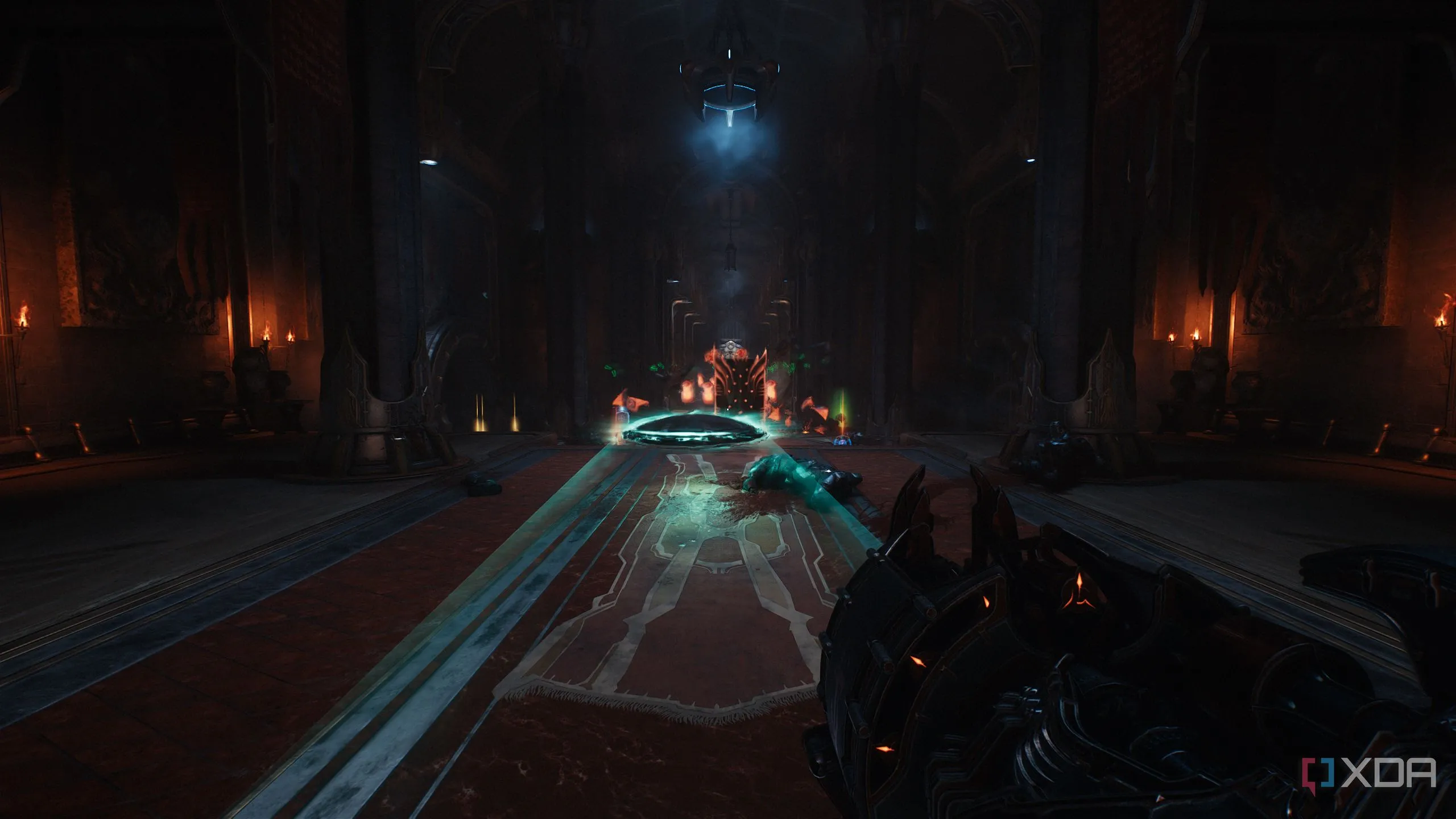 Doom Slayer sử dụng khiên tấn công Mancubus và kẻ thù có khiên trong hành lang Doanh trại Sentinel