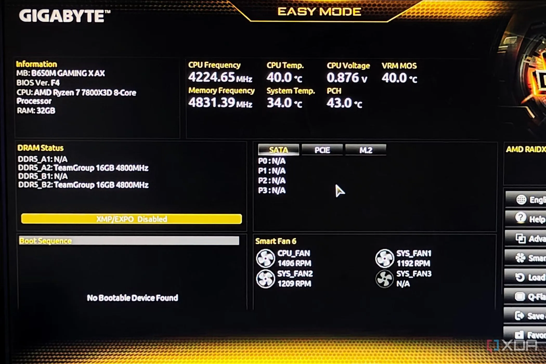 Giao diện BIOS Gigabyte minh họa cài đặt bộ nhớ