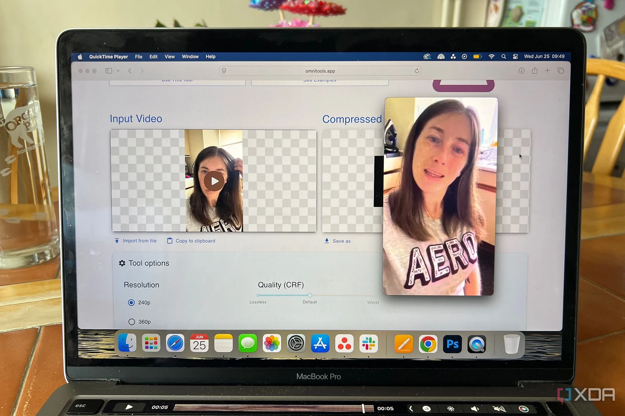 Giao diện công cụ nén video của Omni Tools, cho phép lựa chọn độ phân giải và chất lượng video