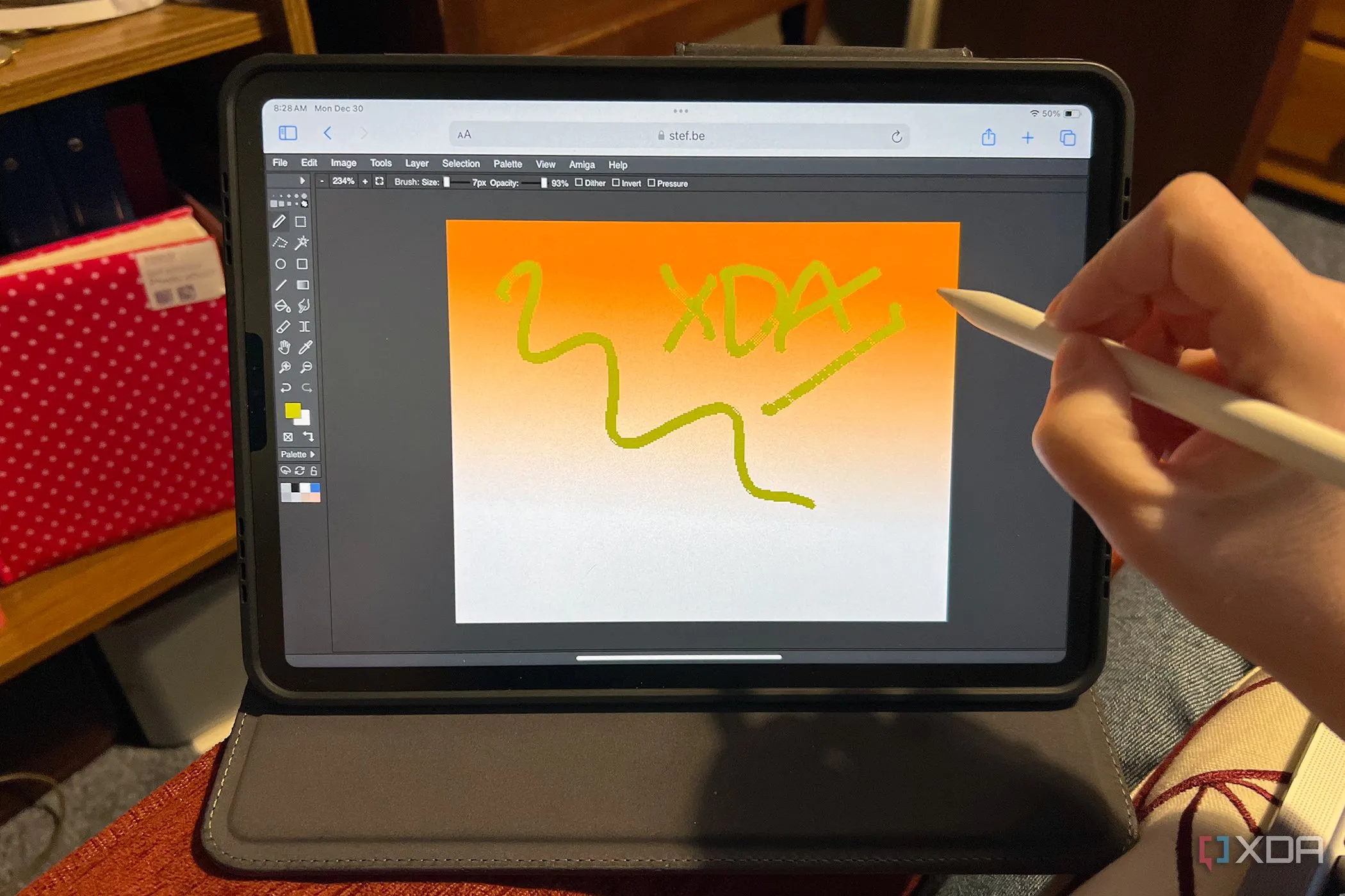 Giao diện công cụ vẽ DPaint JS hoạt động trên trình duyệt iPad Pro