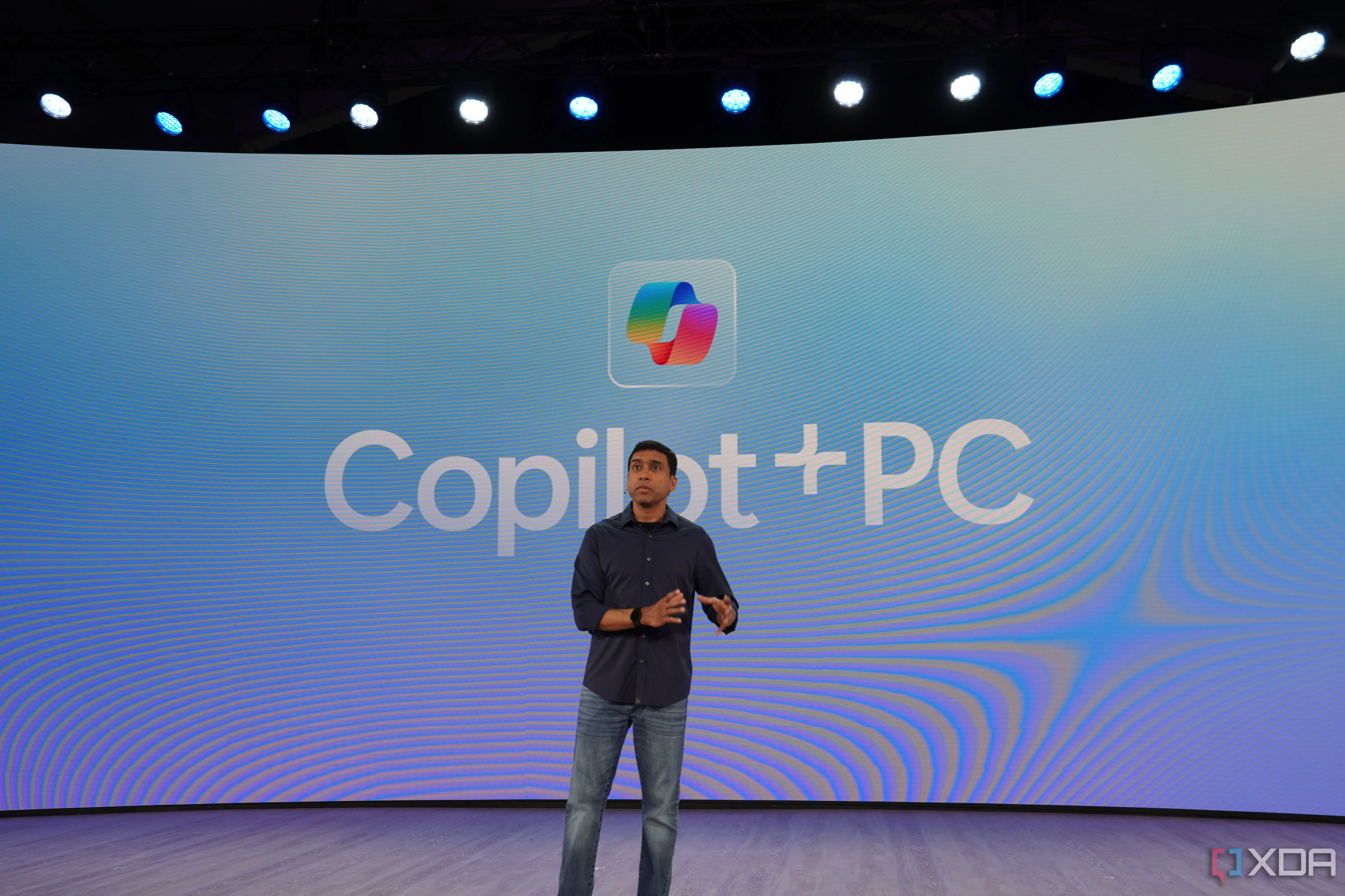 Giao diện Copilot của Microsoft với các tính năng AI mới