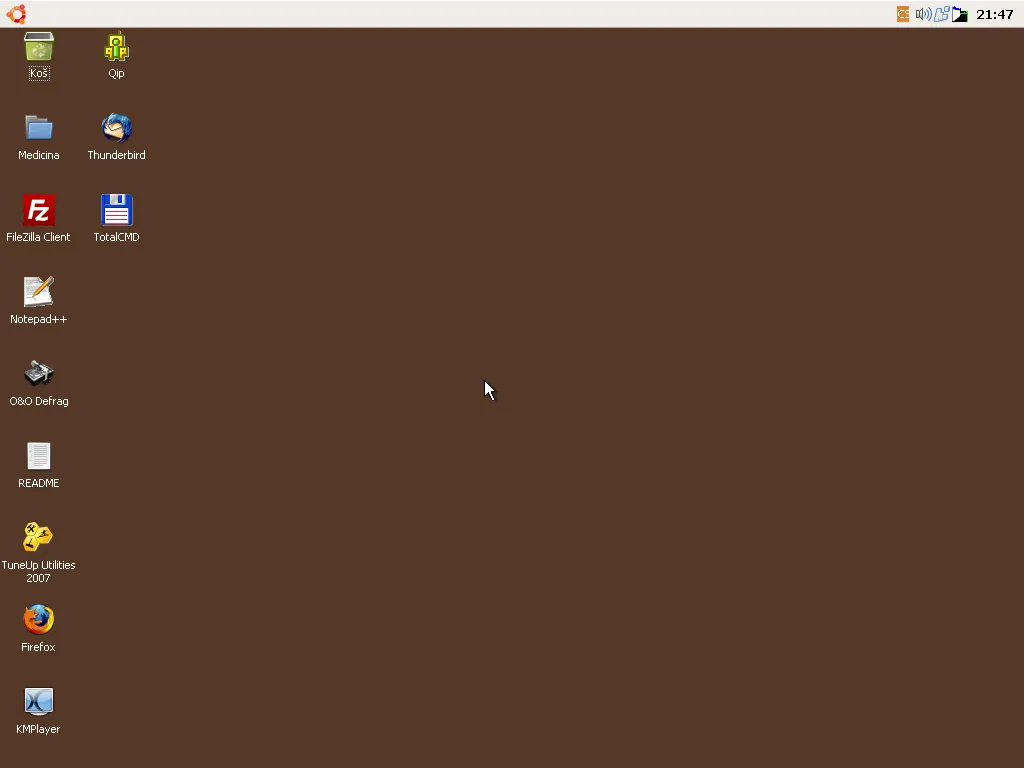Giao diện desktop của Windows XP Ubuntu với theme Human của Ubuntu