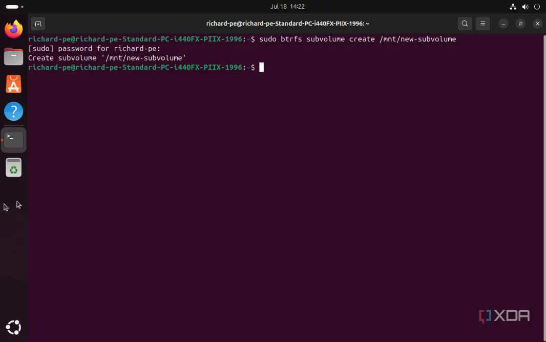 Giao diện dòng lệnh Ubuntu tạo Btrfs subvolume, minh họa quy trình quản lý phân vùng Btrfs