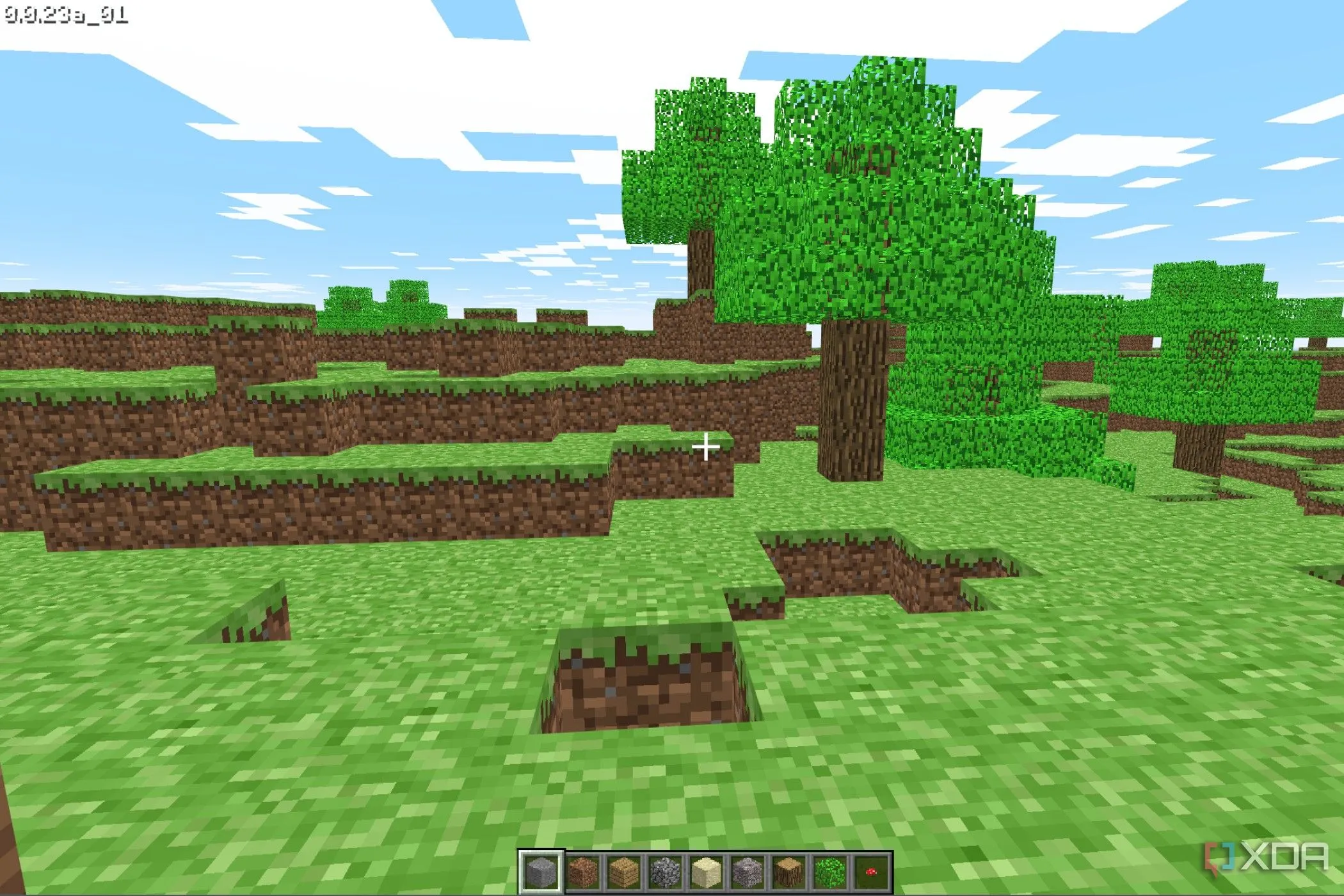 Giao diện game Minecraft Classic đang chạy trong một trình duyệt web, hiển thị thế giới khối vuông quen thuộc