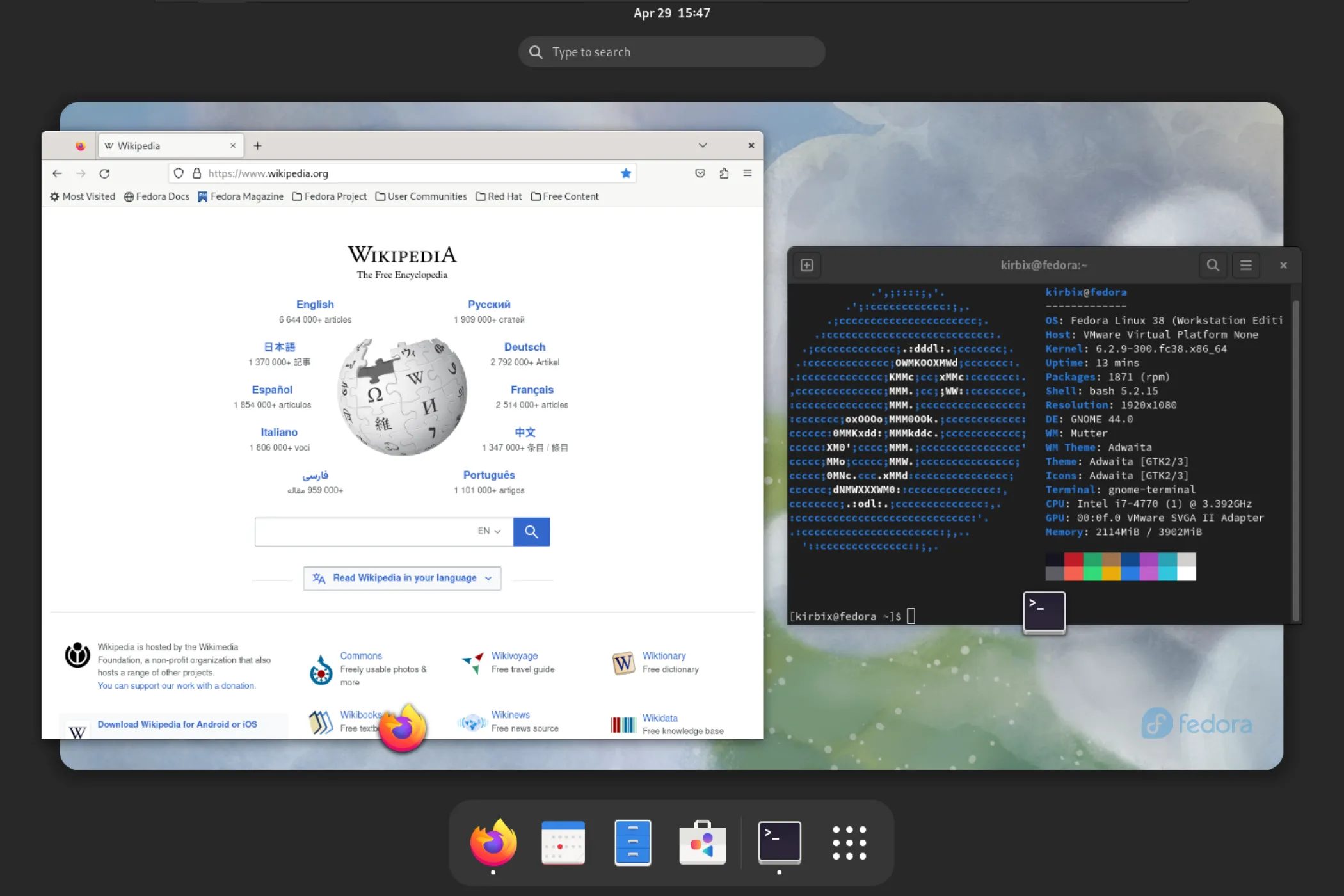 Giao diện màn hình desktop của hệ điều hành Fedora Linux, nền tảng cho việc rebase sang Bazzite