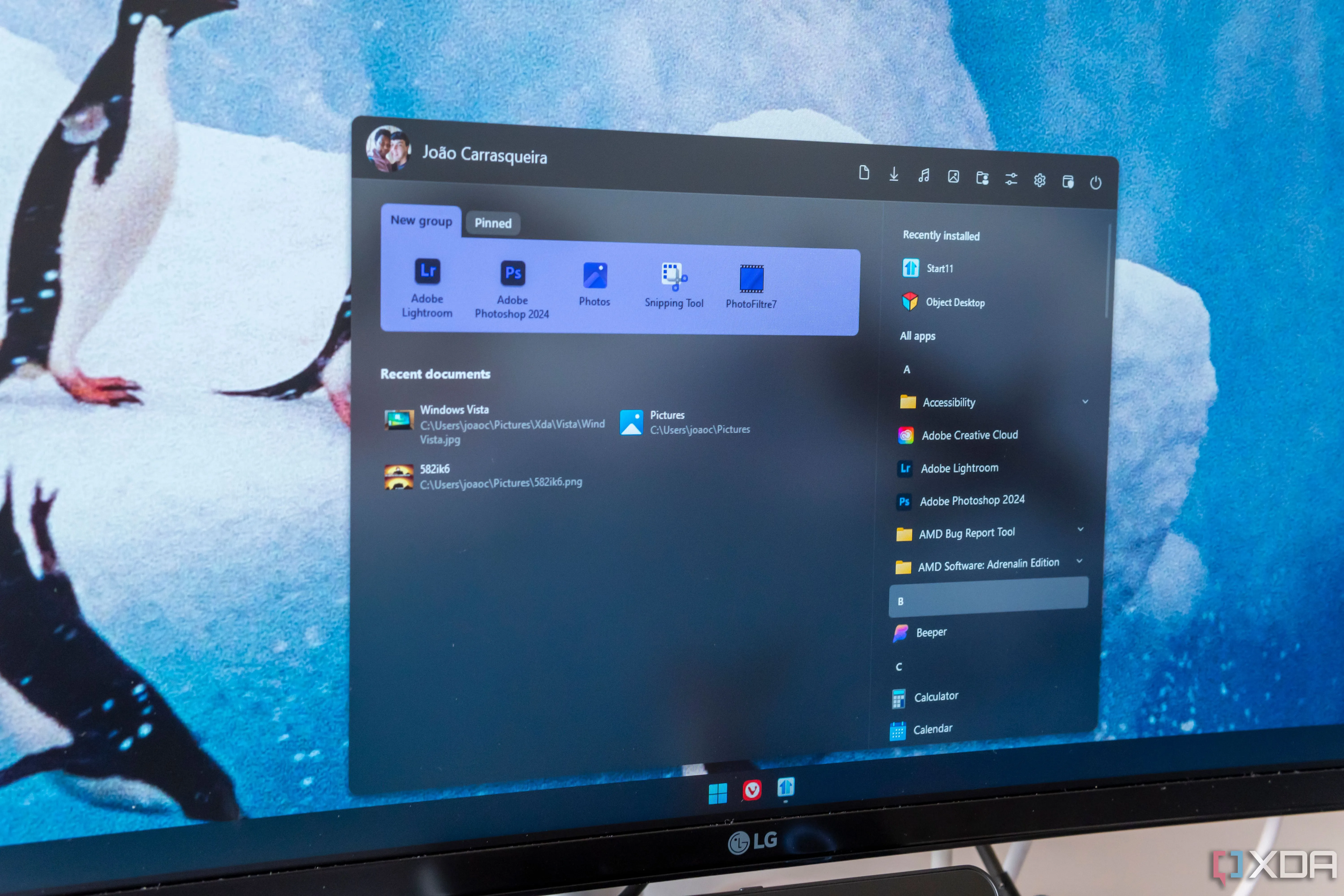 Giao diện Menu Start11 được tùy chỉnh trên Windows 11, hiển thị các ứng dụng và thư mục quen thuộc