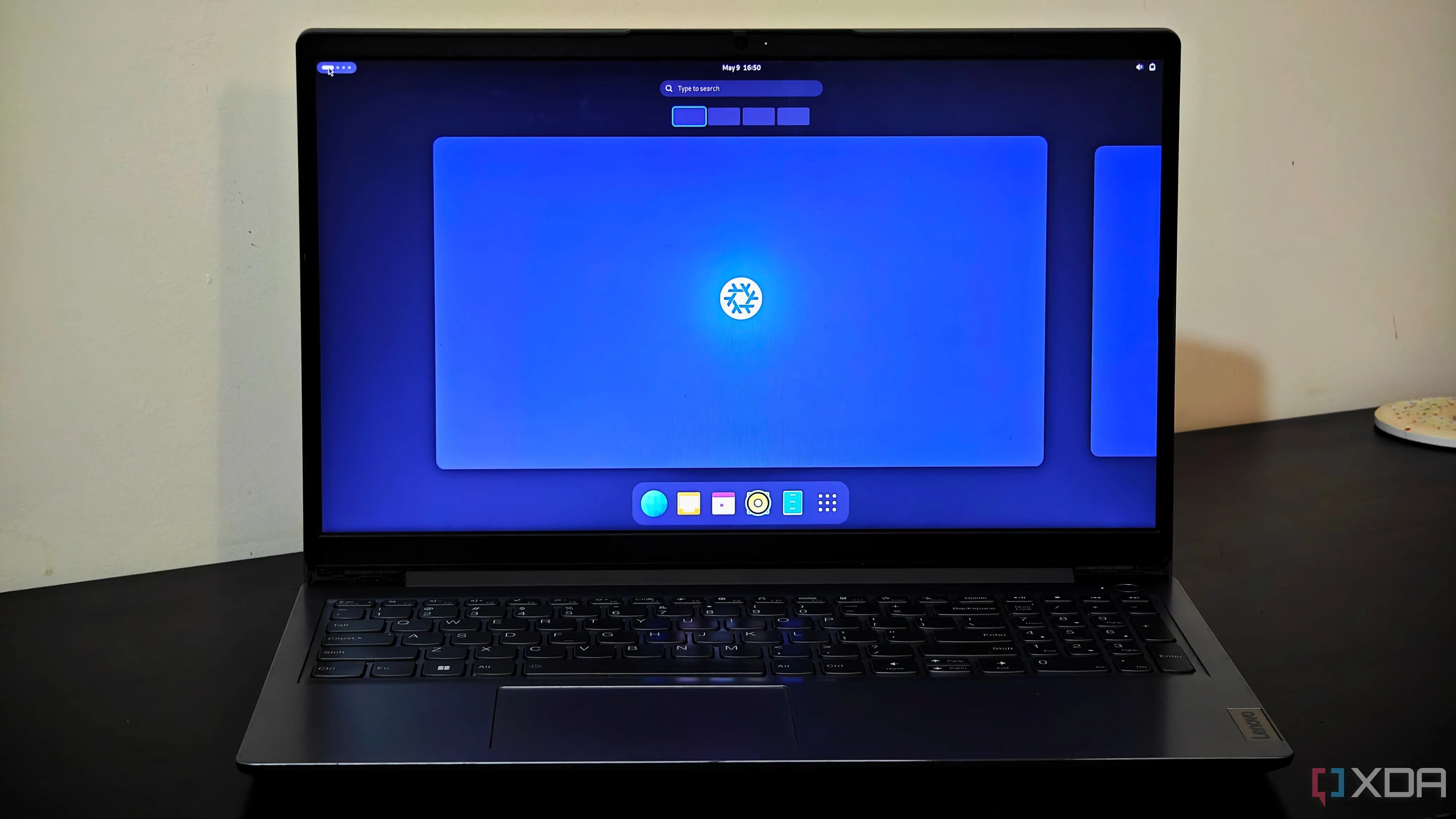 Giao diện NixOS đang chạy mượt mà trên Windows Subsystem for Linux (WSL) trên một laptop Windows