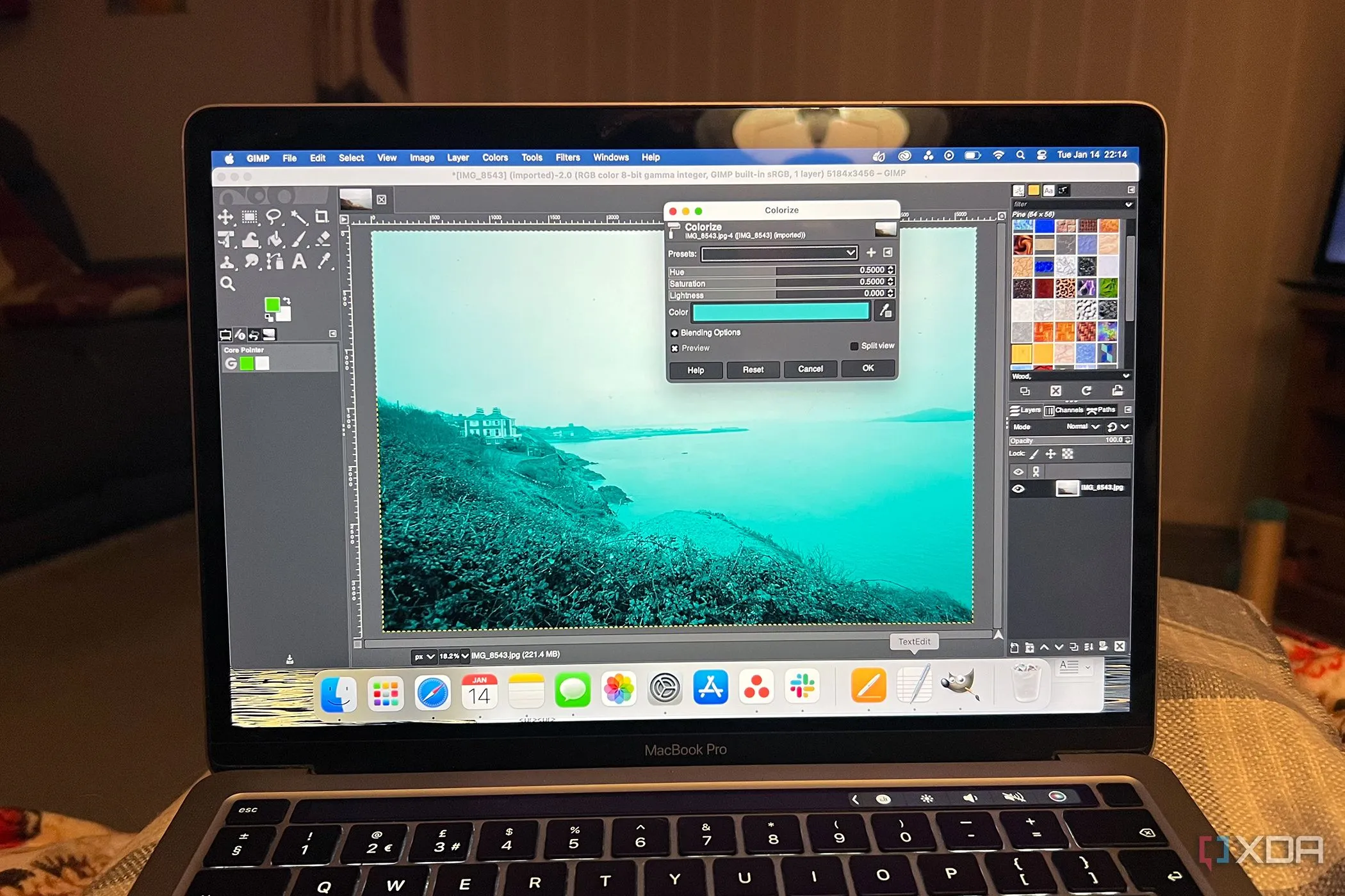 Giao diện phần mềm chỉnh sửa ảnh GIMP trên máy Mac