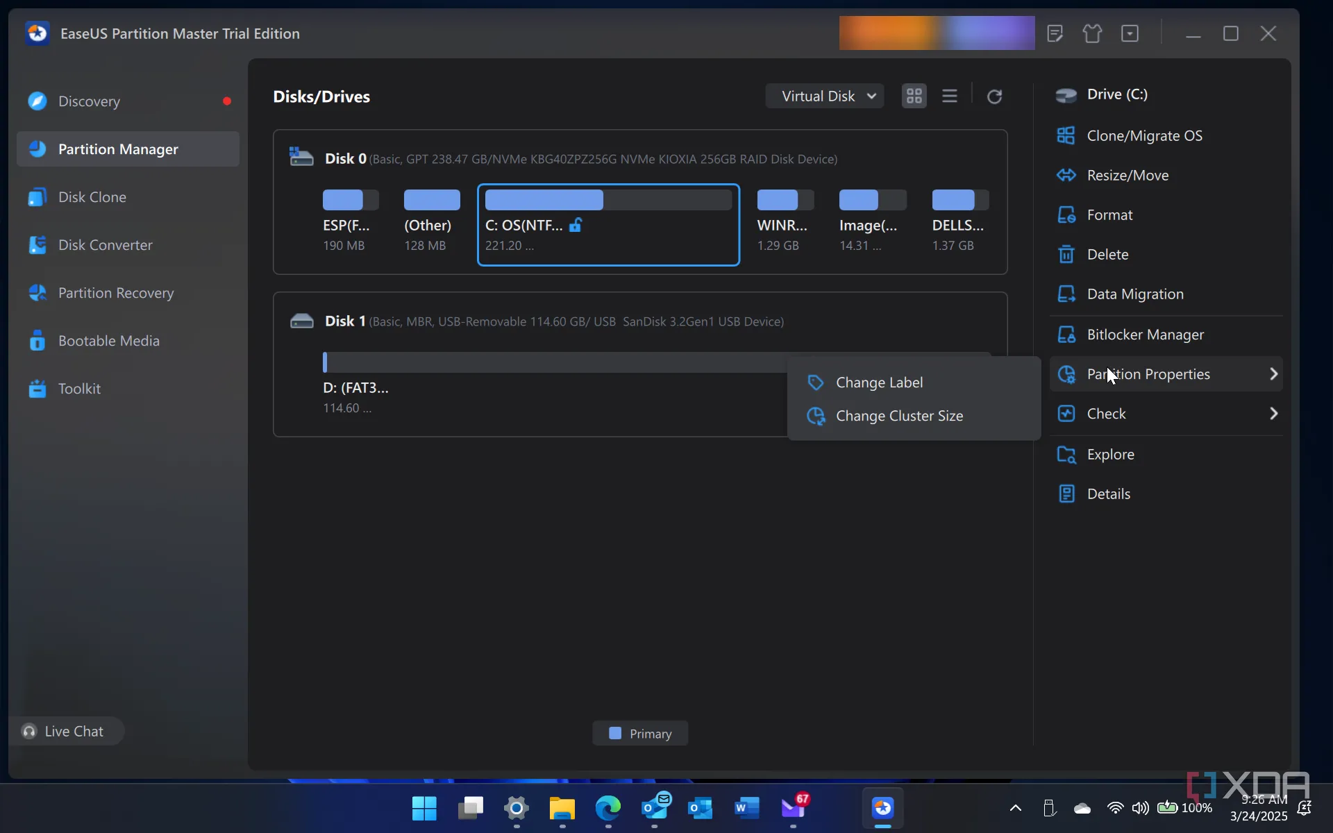 Giao diện phần mềm EaseUS Partition Master Free đang chạy trên hệ điều hành Windows 11, hiển thị các tùy chọn phân vùng