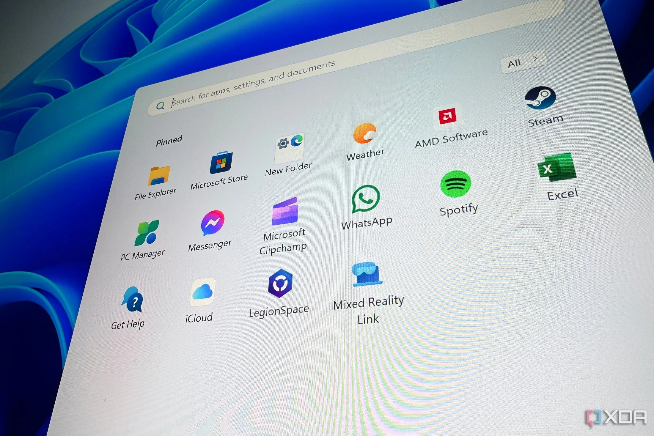 Giao diện Start Menu Windows 11 với nhiều ứng dụng được sắp xếp