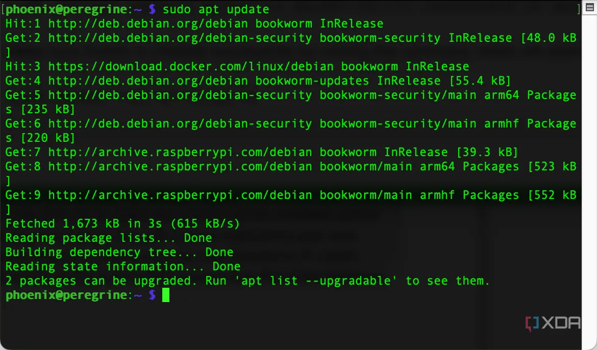 Giao diện Terminal hiển thị lệnh &quot;sudo apt update&quot; đang chạy để cập nhật các gói trên Raspberry Pi, bước đầu tiên trong quá trình cài đặt Docker.